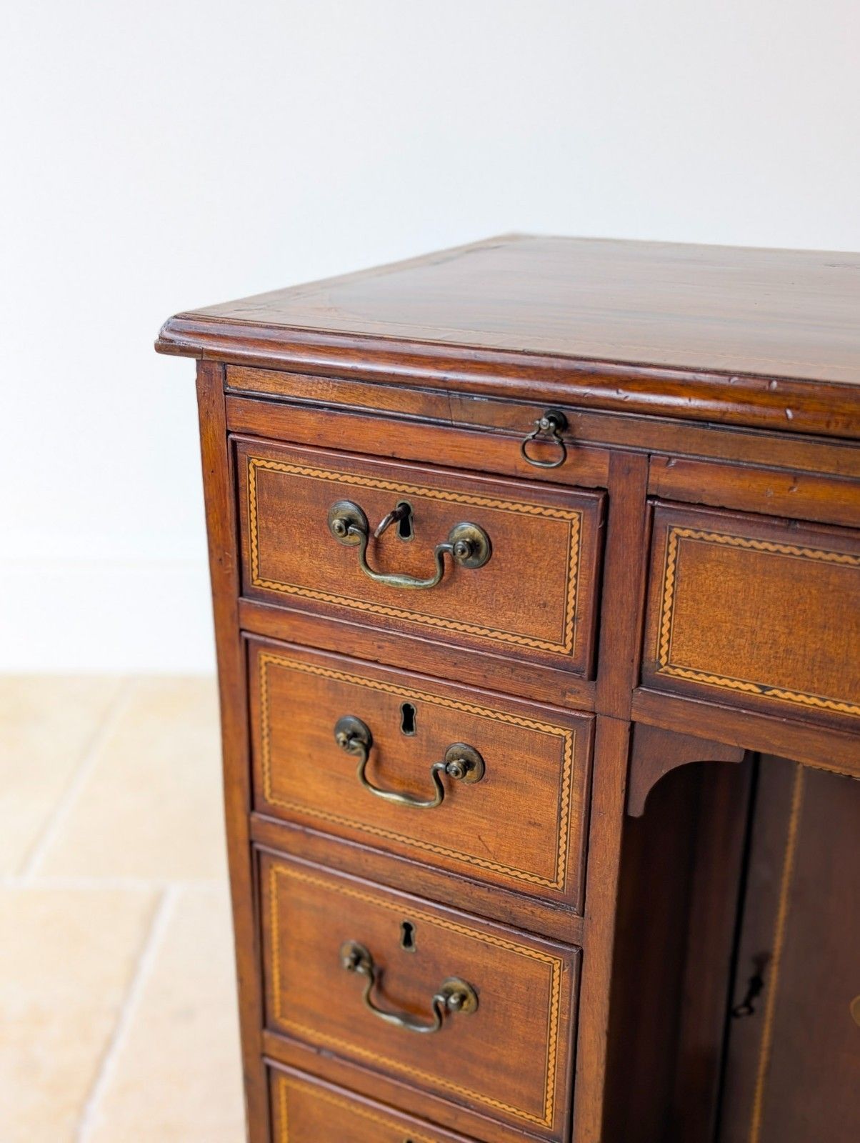 Antique Georgian Sheraton Mahogany Kneehole Desk C.1790 photo vinterior