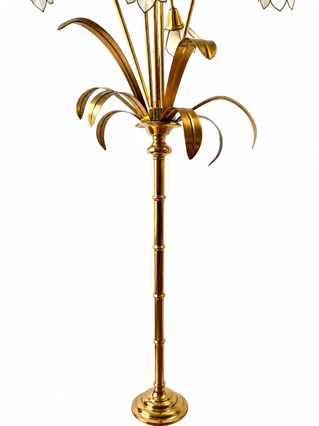 Hollywood Regency stijl messing vloerlamp in bamboestijl met bloemvormige schelplampenkappen, jaren 1970 photo vinterior