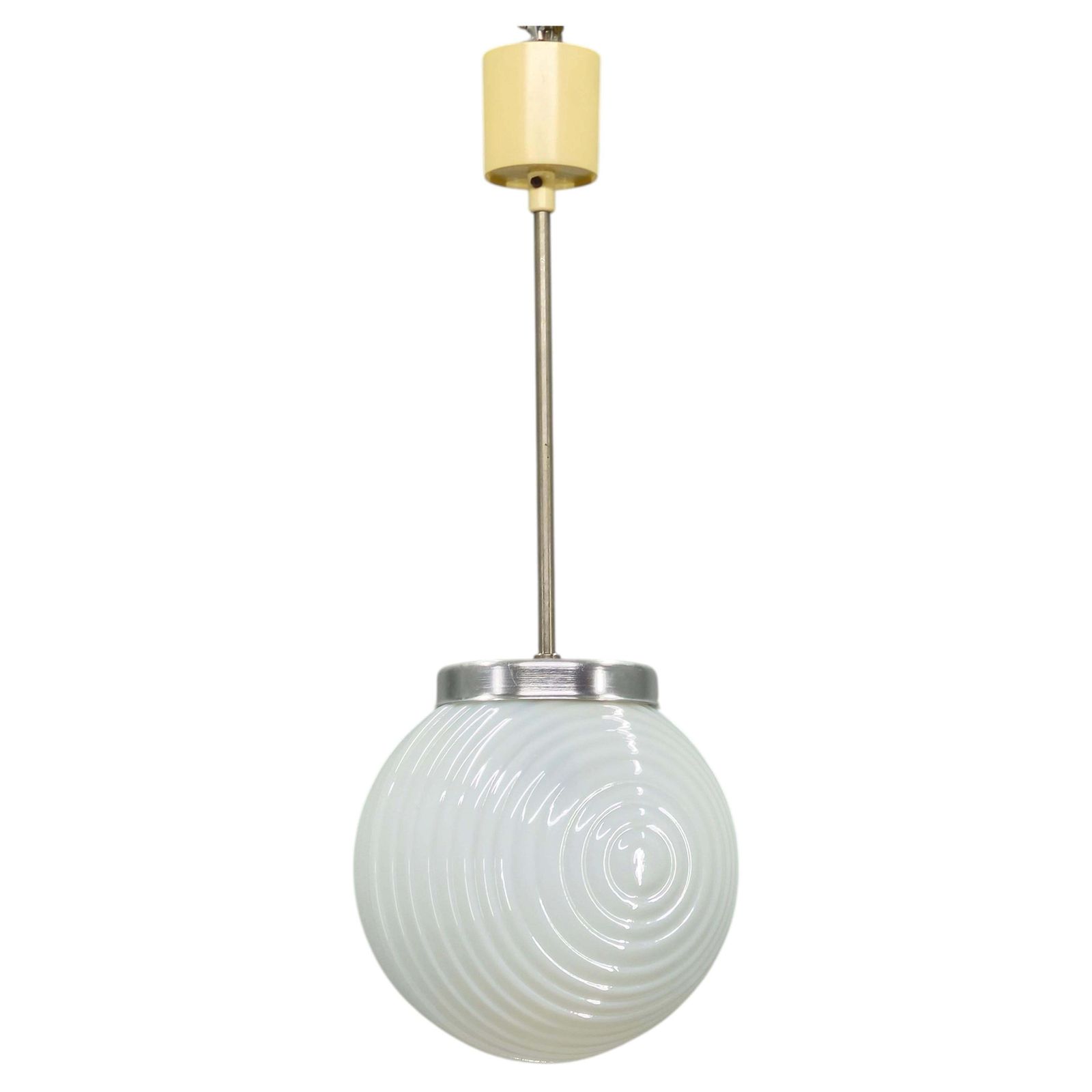 Tsjechoslowaakse geribbelde opaline glazen hanglamp, jaren 1970