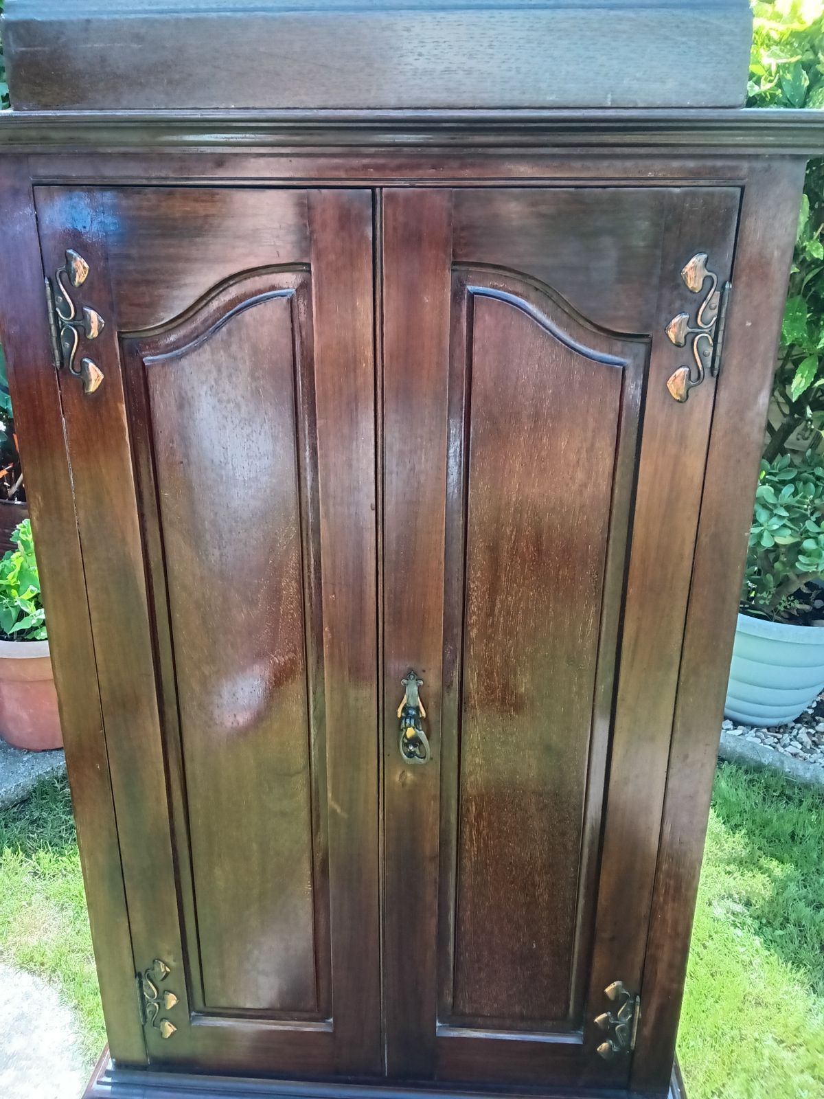 Antique Mahogany 1920's / 30's Music / Record Cabinet On Stand. With Colombia Grifonola. photo furniture