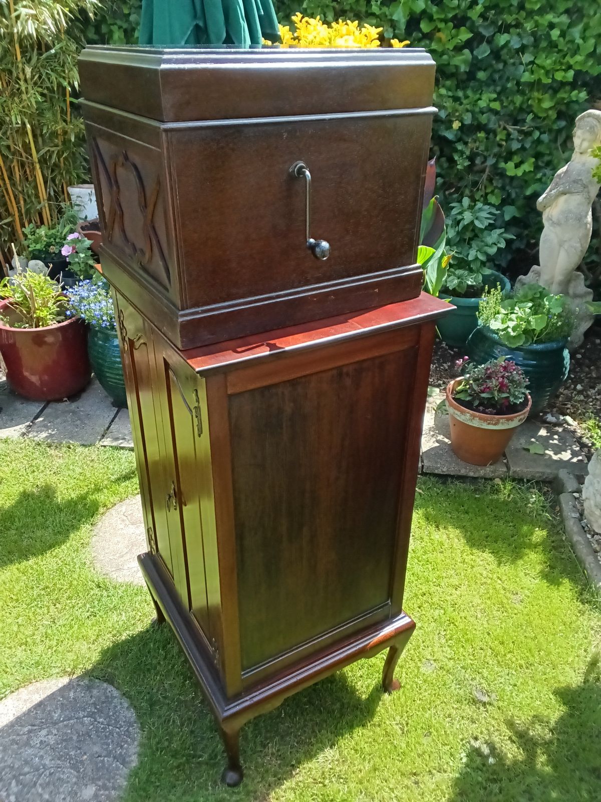 Antique Mahogany 1920's / 30's Music / Record Cabinet On Stand. With Colombia Grifonola. photo vinterior