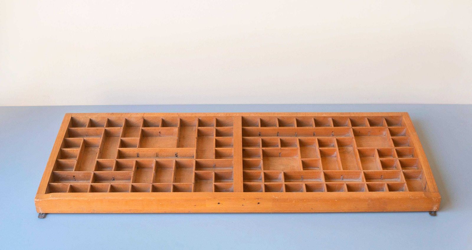 photo buy Vintage Houten Letterkastje | Zettersbak | Wanddisplay Voor Miniaturen