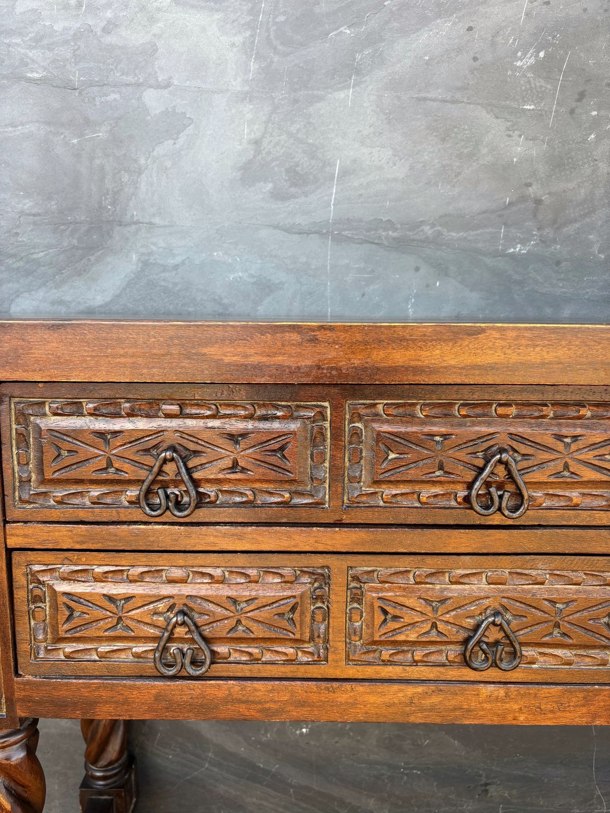 Spaanse Renaissance-stijl consoletafel met spiraalvormig gedraaide poten, jaren 1920 photo Meubels