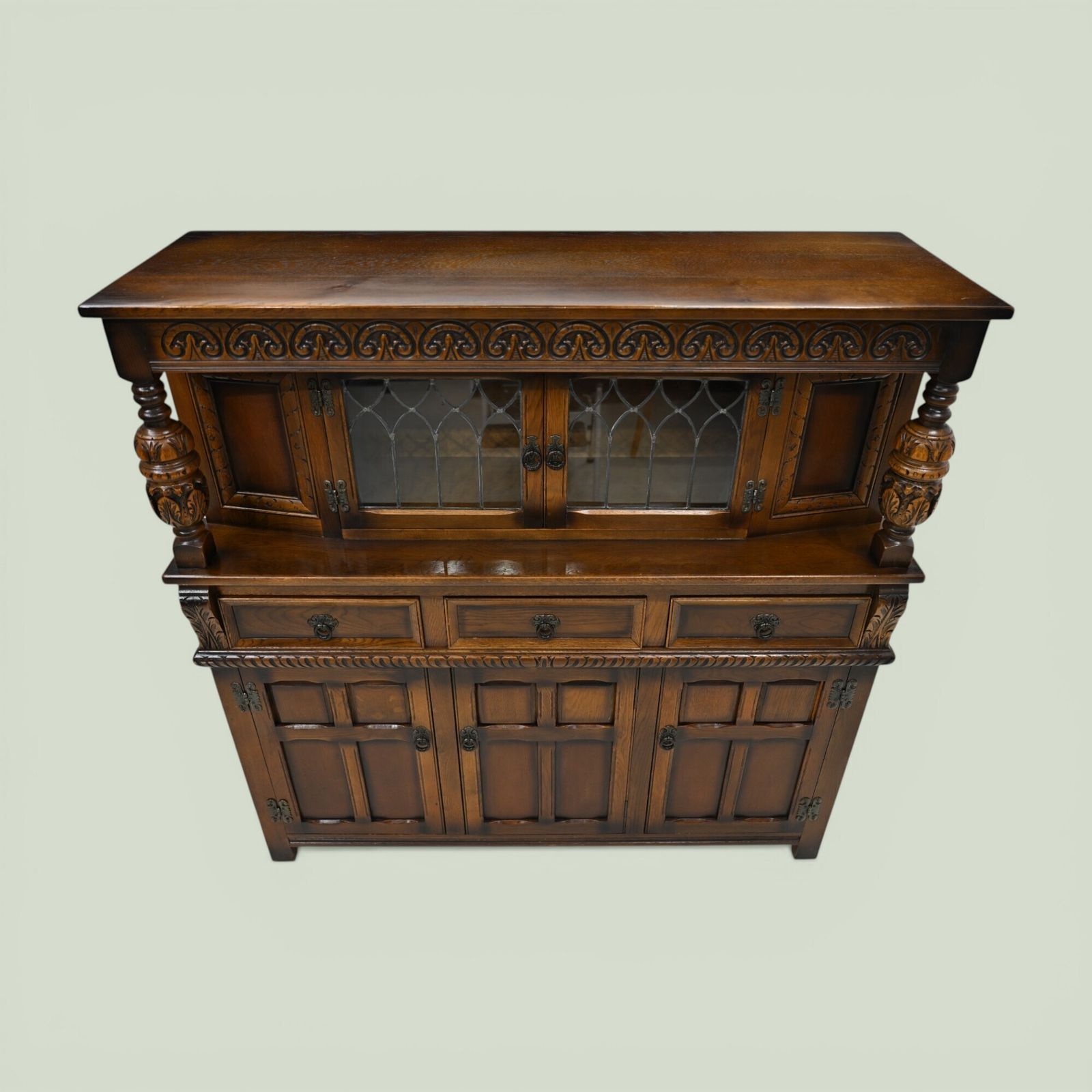 photo vinterior Old Charm Court Cupboard Oak Tudor Style Free Uk Delivery.