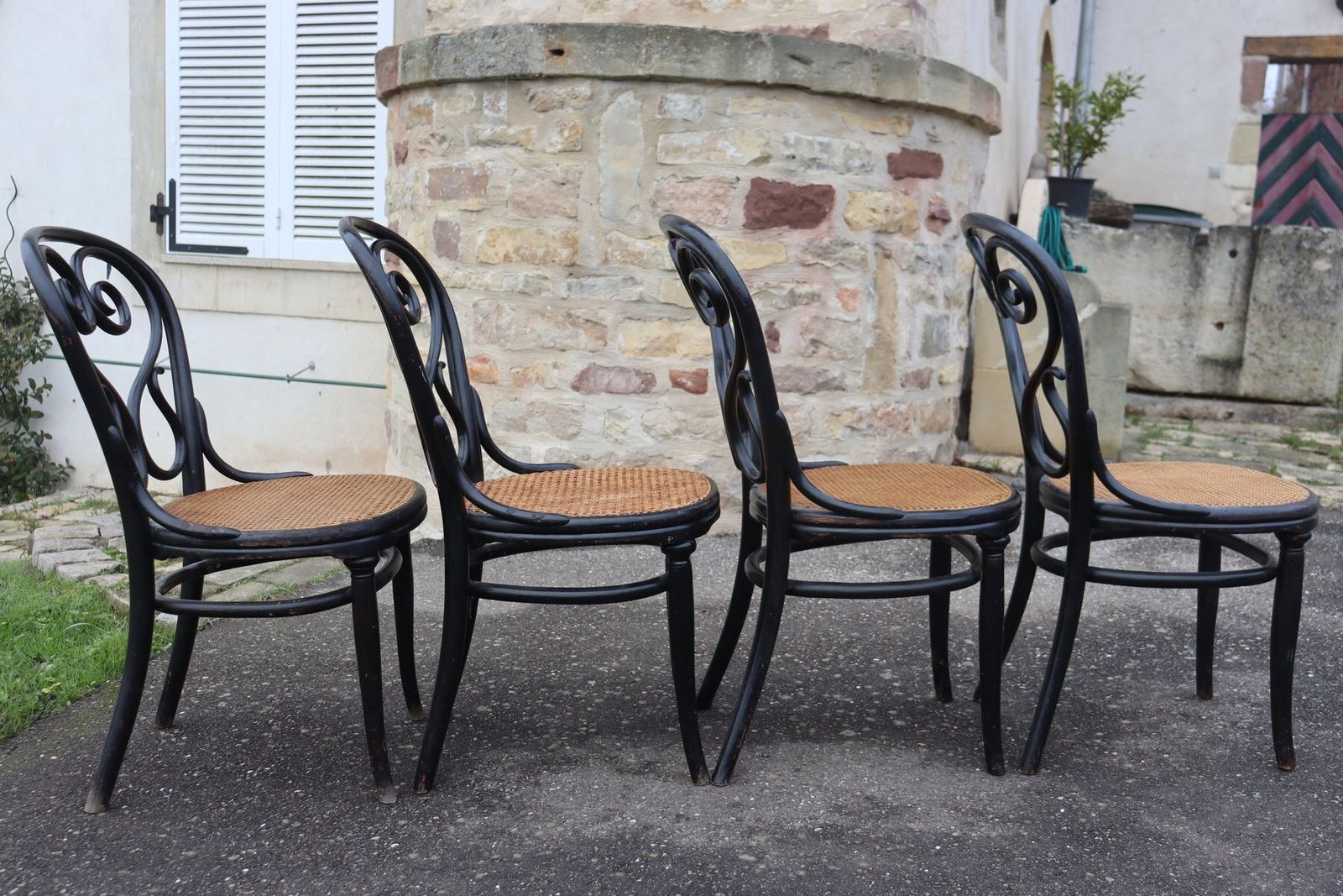 Model No. 4 Café Chairs By Michael Thonet For Gebrüder Thonet, 1880s, Set Of 8 photo vinterior