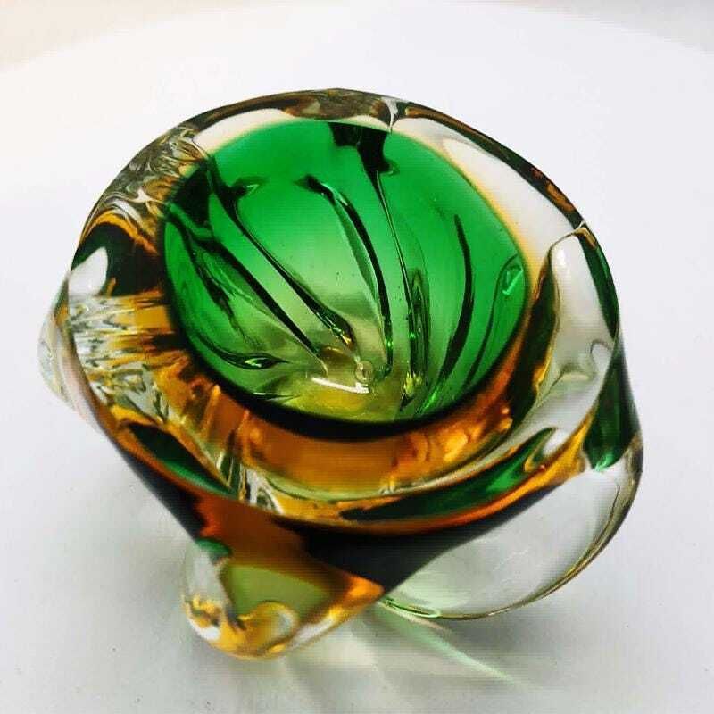 Cendrier ou vide-poche en verre de Murano soufflé et façonné à la main, années 1950. Fabriqué en Italie. photo 199.0