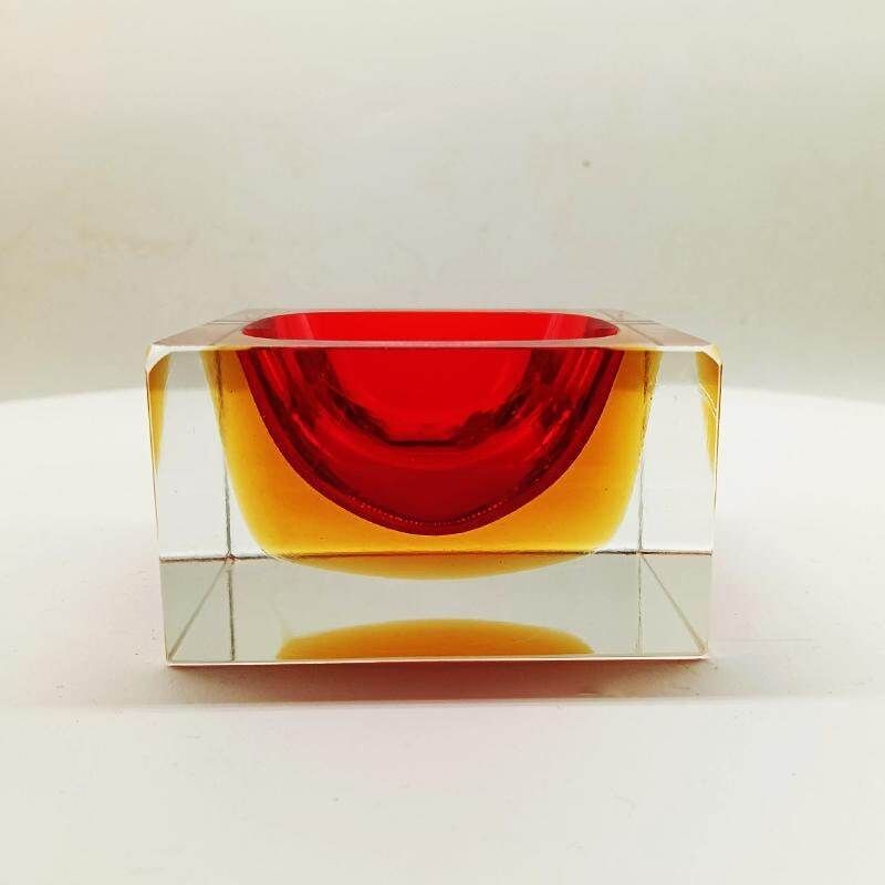 1960s Stunning Handcrafted Square Ashtray Or Catch All In Murano Glass By Flavio Poli For Seguso.