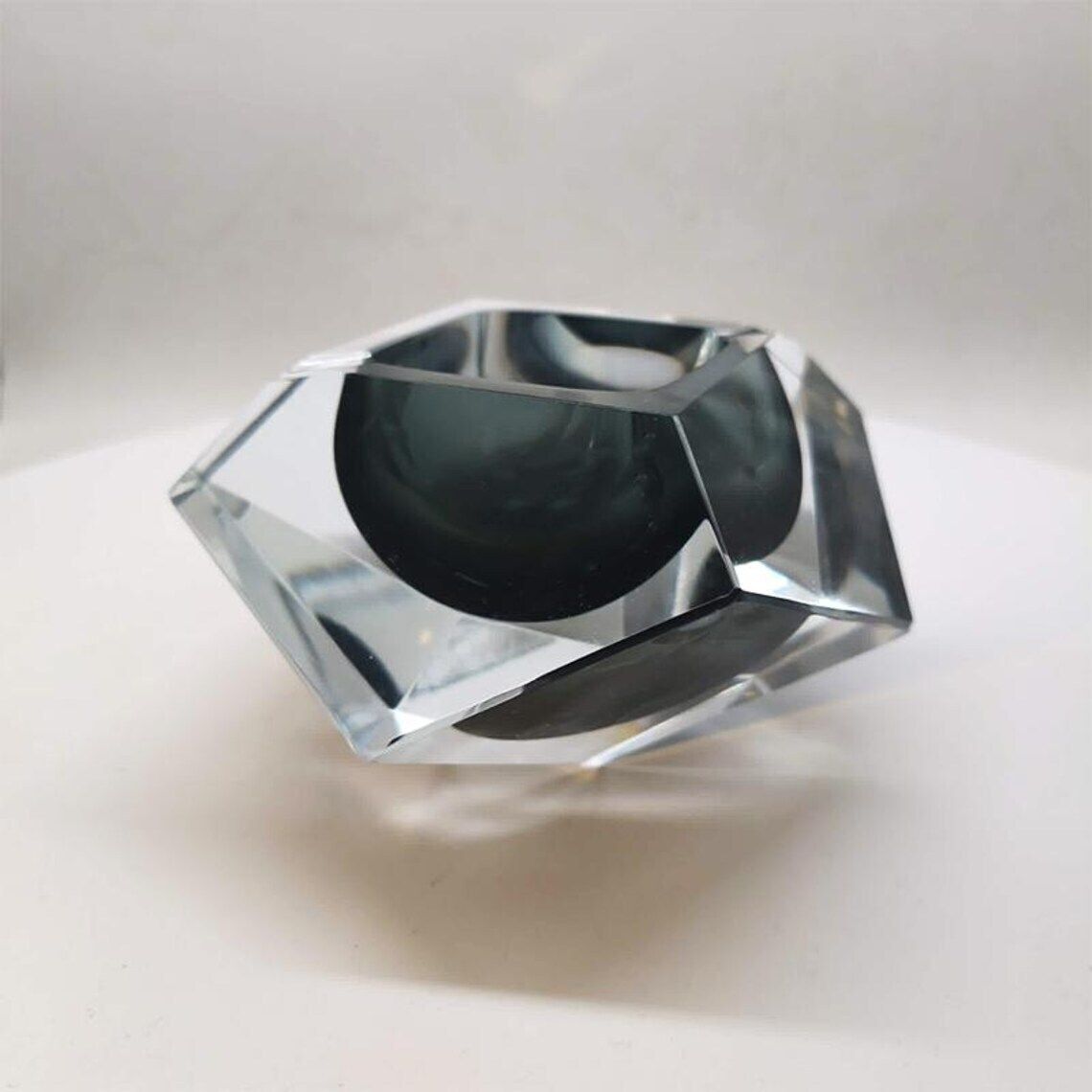 Cendrier ou vide-poche en verre de Murano, années 1960, par Flavio Poli pour Seguso. Fabriqué en Italie. 14 cm / 5,51 pouces photo buy