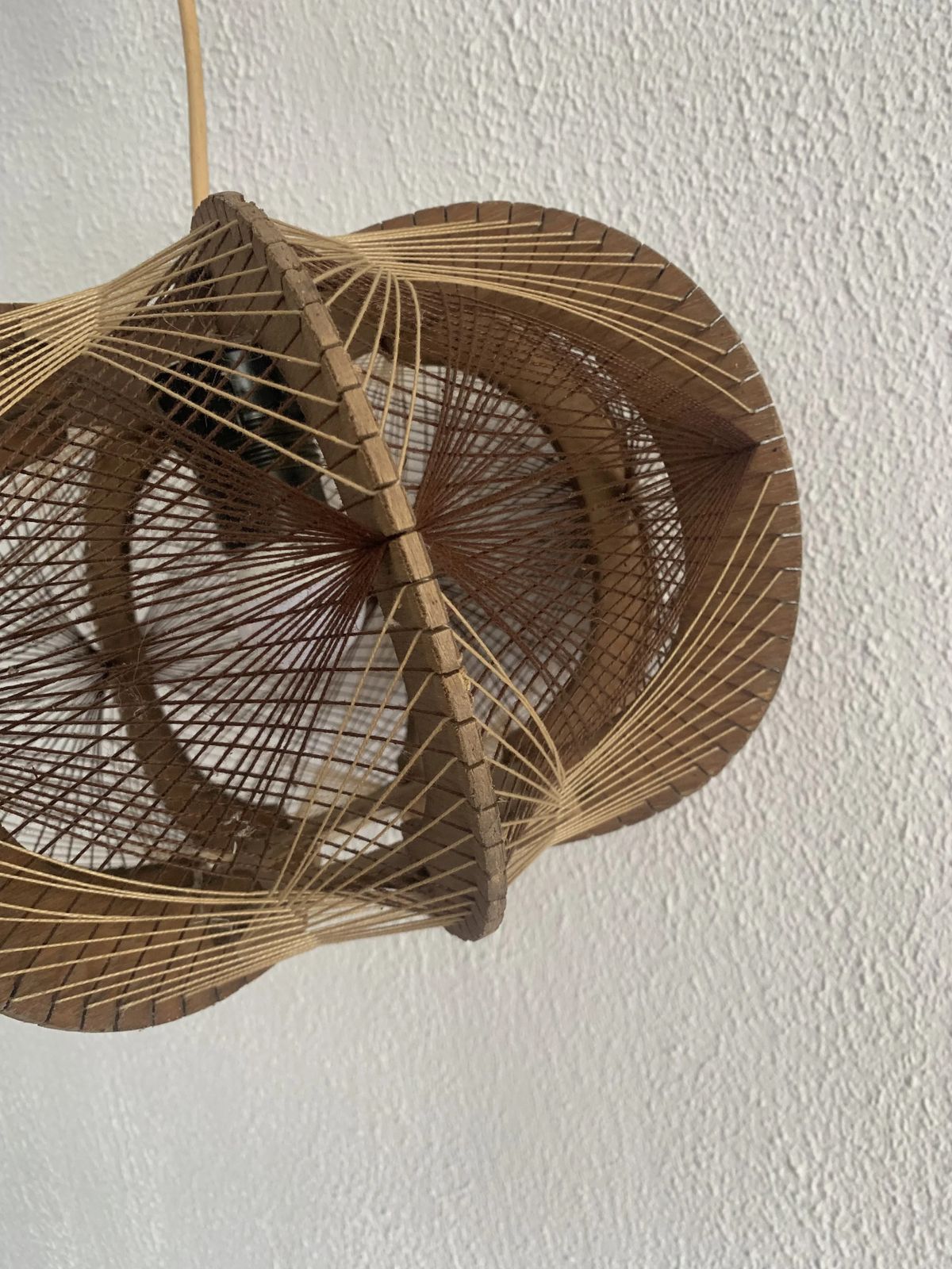 photo furniture Vintage 1960s Scandinavian Pendant Light, Wire And Wood Chandelier   30 X 21 Cm
