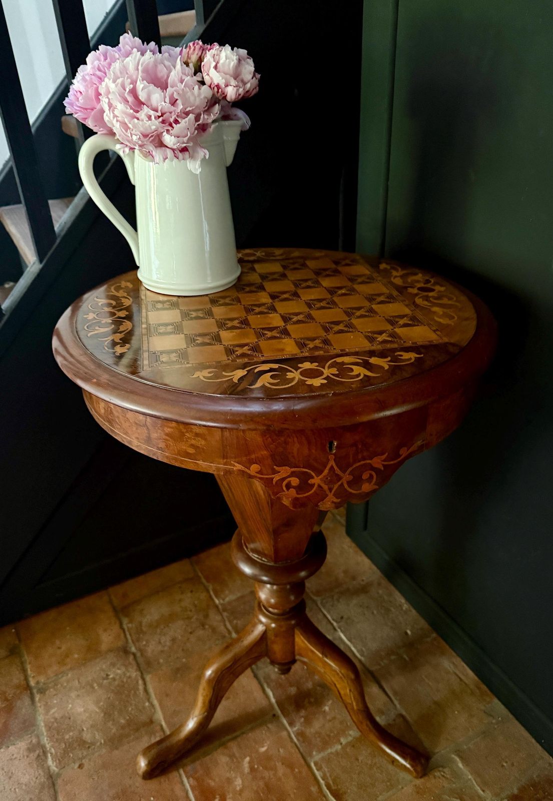 photo furniture Antique Inlaid Chess Table English Games Board With Storage Victorian Sewing Table