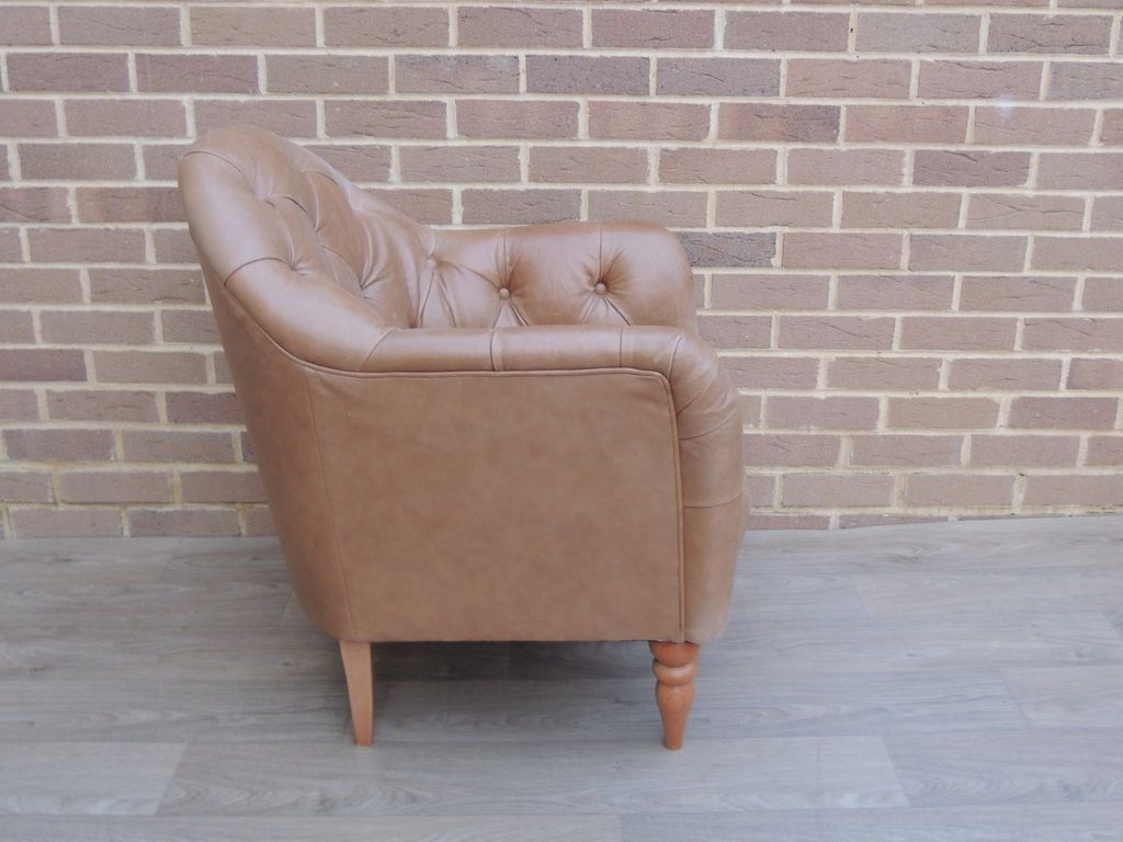 Chesterfield Leather Tub Armchair photo vinterior