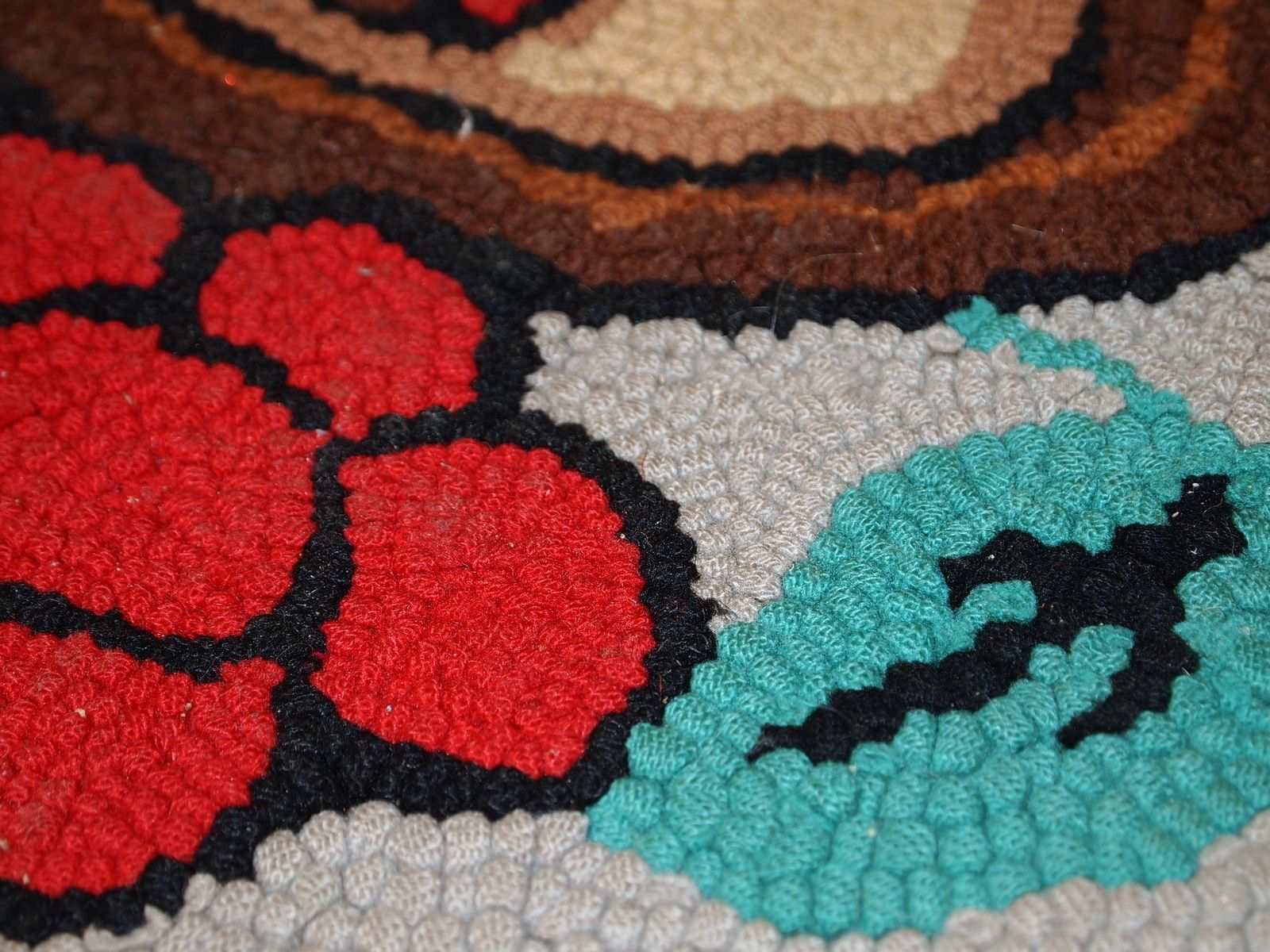 Textiles Tapis à points noués américain d'époque en laine, fait main, années 1930 - 67 × 135 cm photo