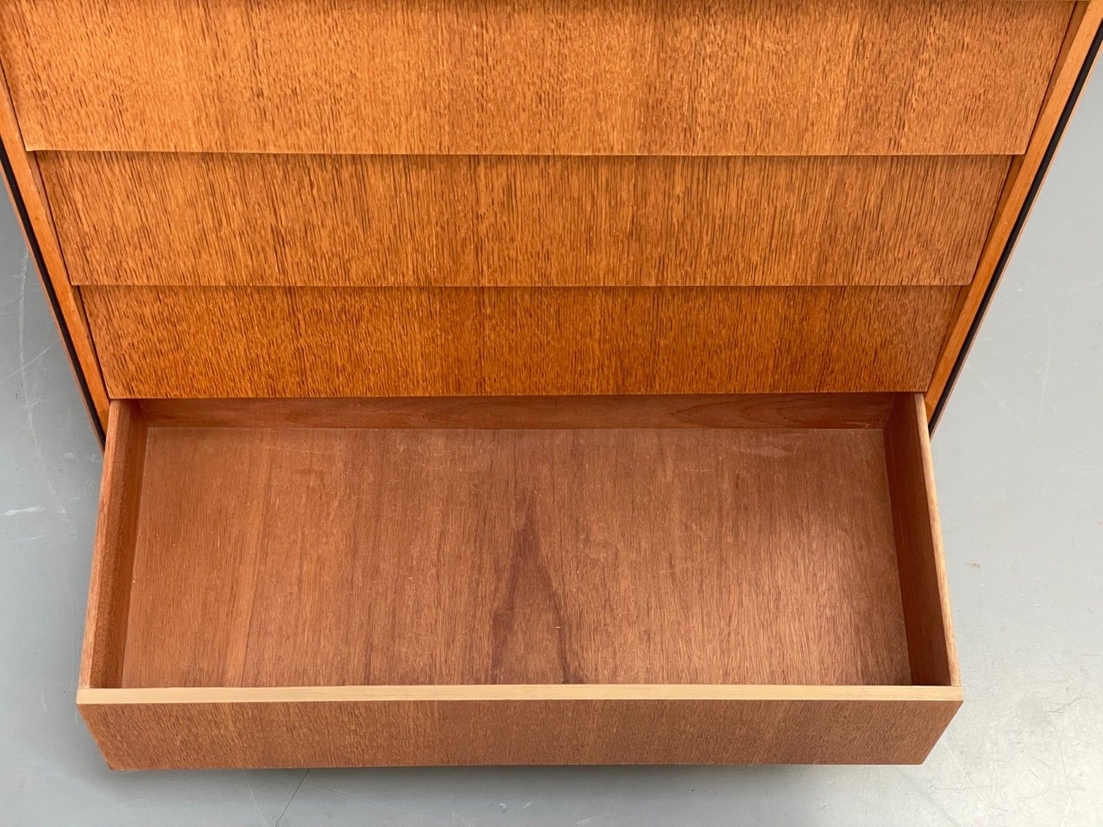 photo vinterior Vintage Chest Of Drawers Avalon Oak 1960s Mid Century Retro Eb12198