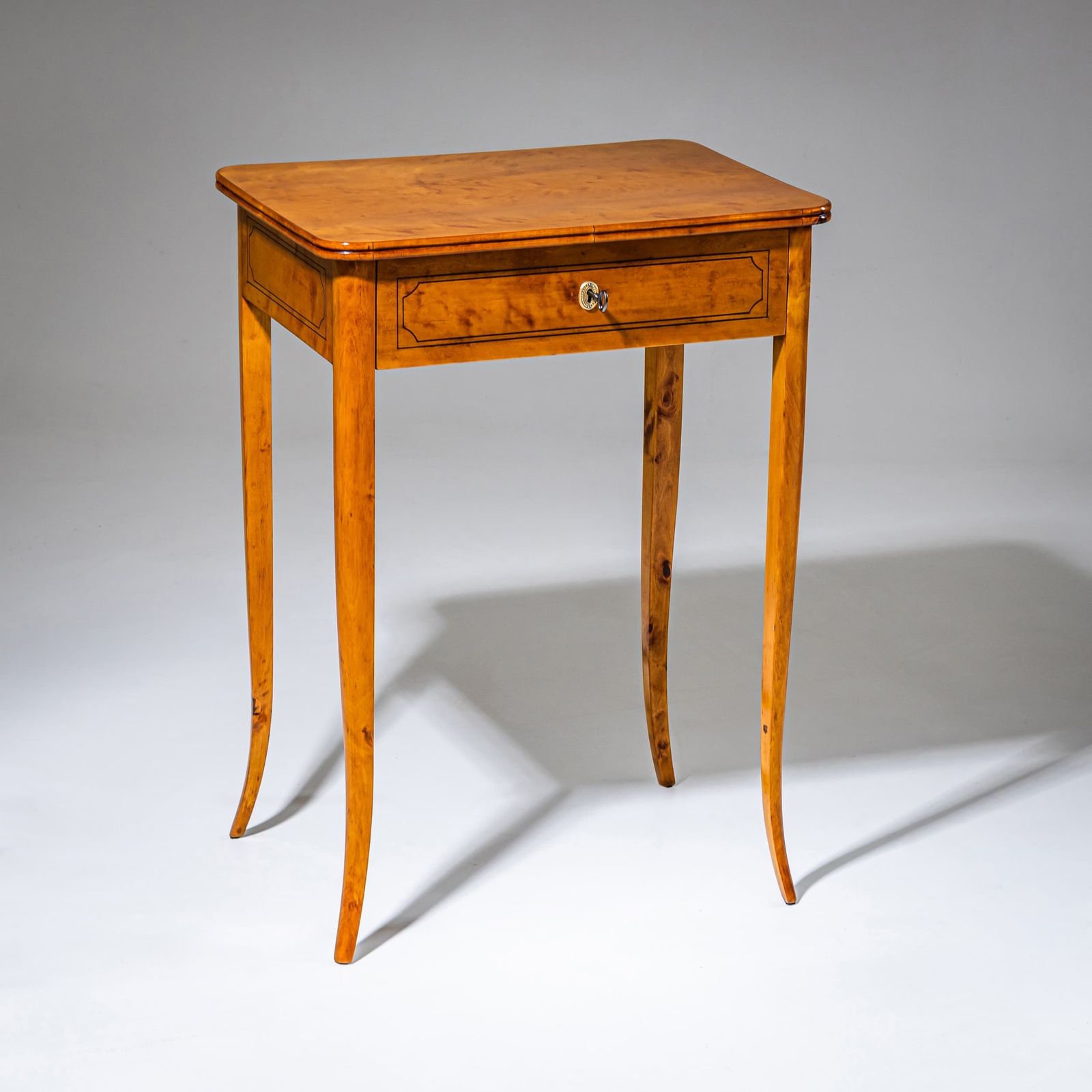 Biedermeier naaitage in berk, ca. 1820 photo furniture
