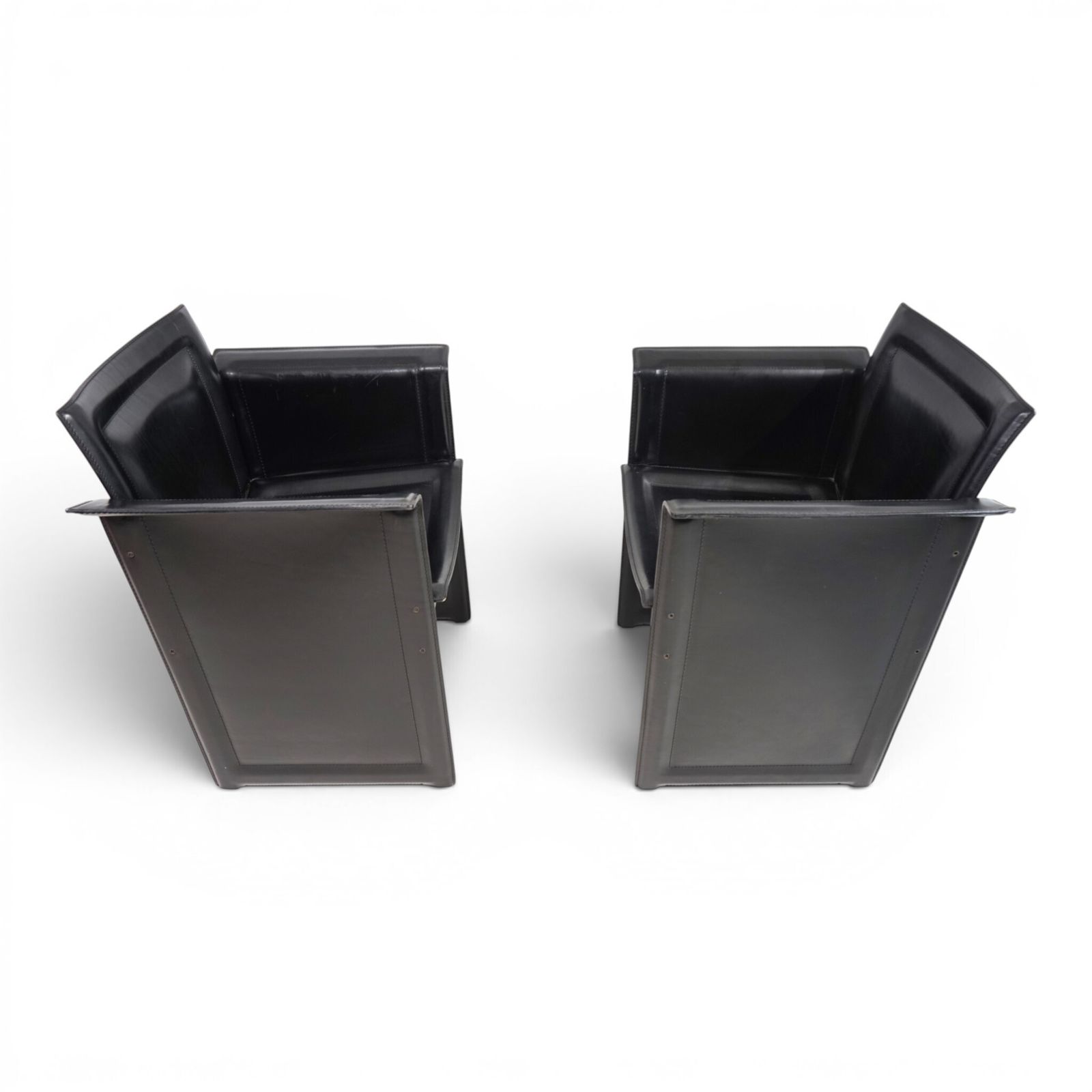photo furniture Set Of 2 Arrben Solaria Black Leather Chairs By Tito Agnoli, 1970