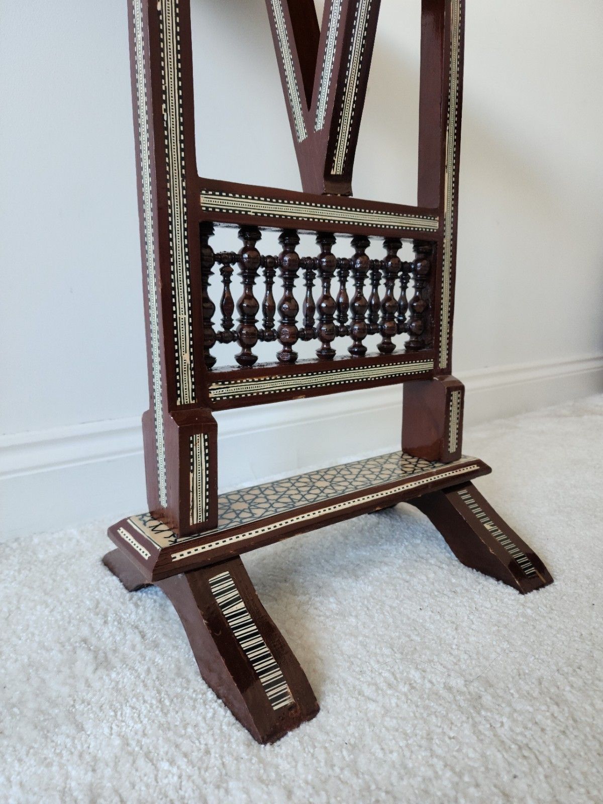 photo furniture Moroccan Mother Of Pearl Mosaic Inlaid Tilt Top Damascan Folding Side Table