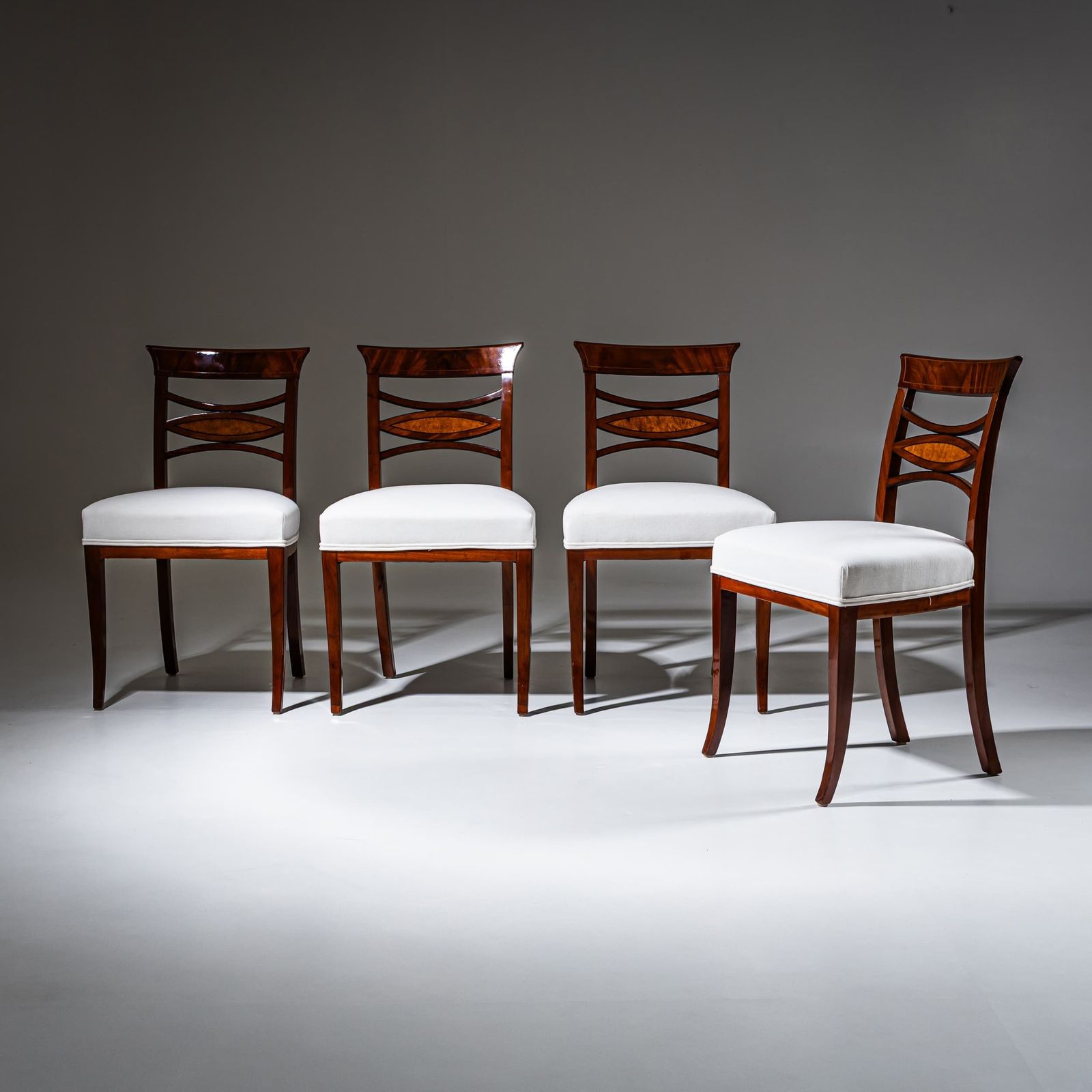 Set van vier Biedermeier stoelen, eerste helft 19e eeuw