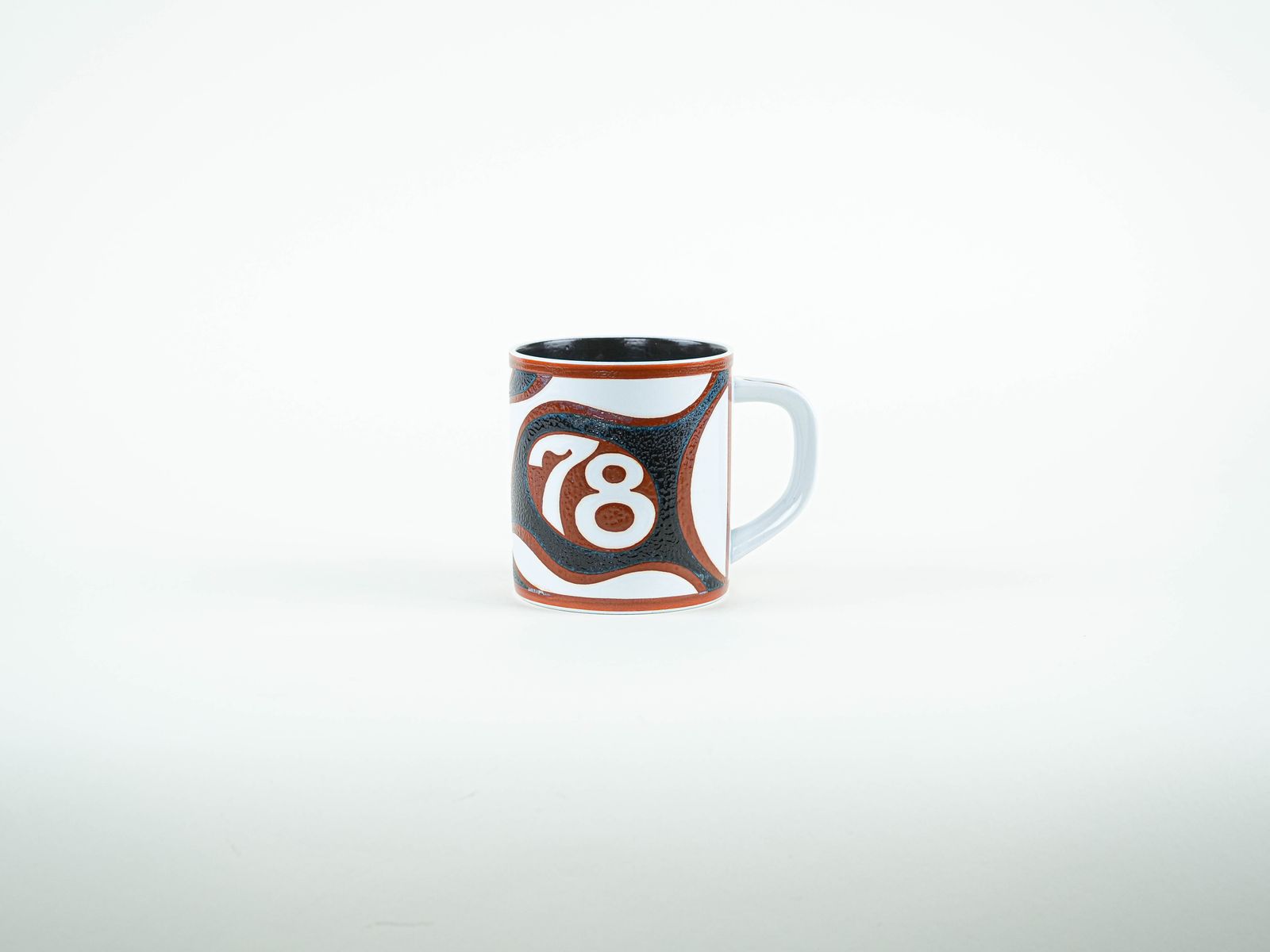 Mug en céramique, design danois, 1978, designer : Bo Kristiansen, fabricant : Royal Copenhagen photo for sale