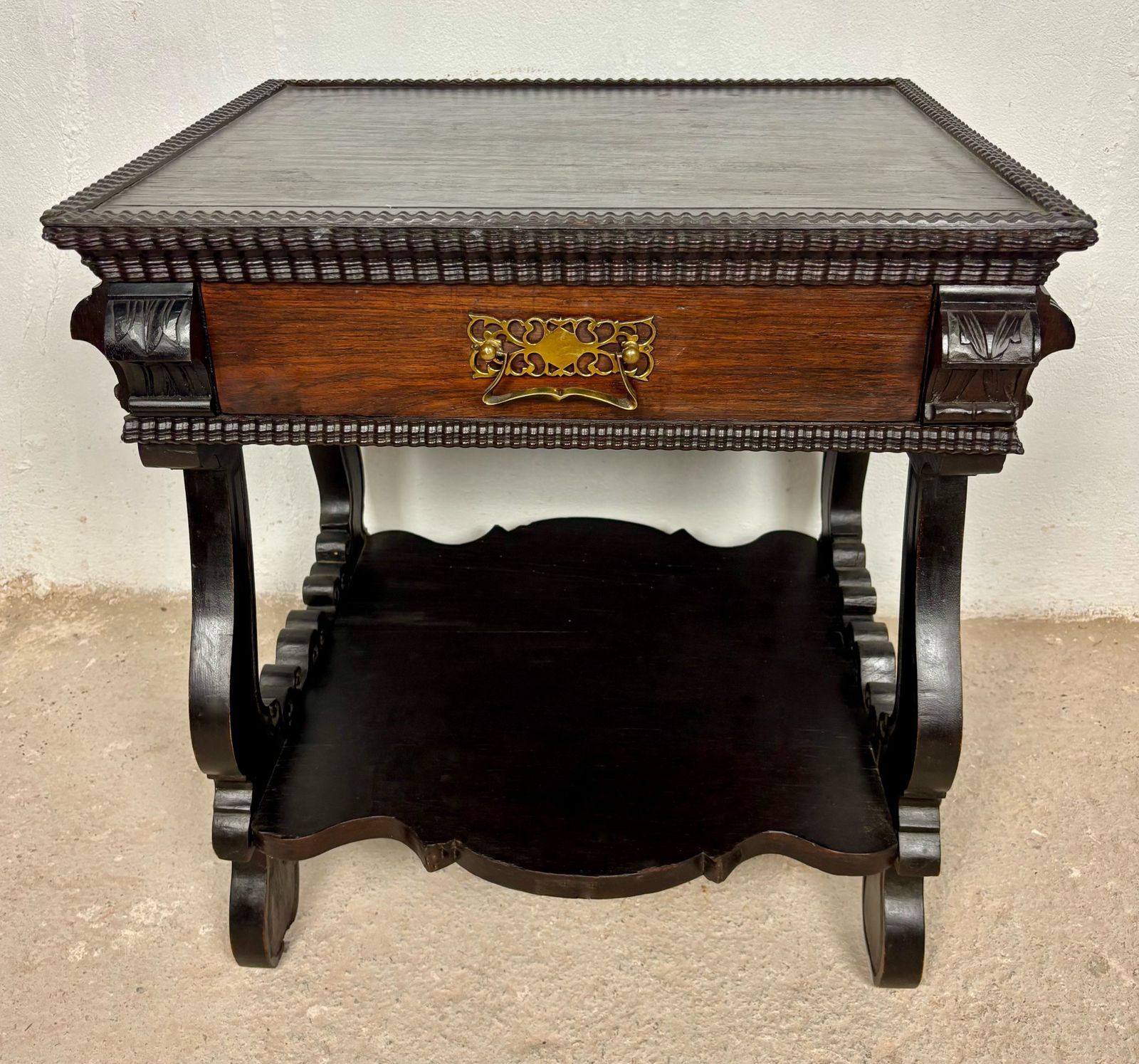 Mesa Portuguesa photo furniture