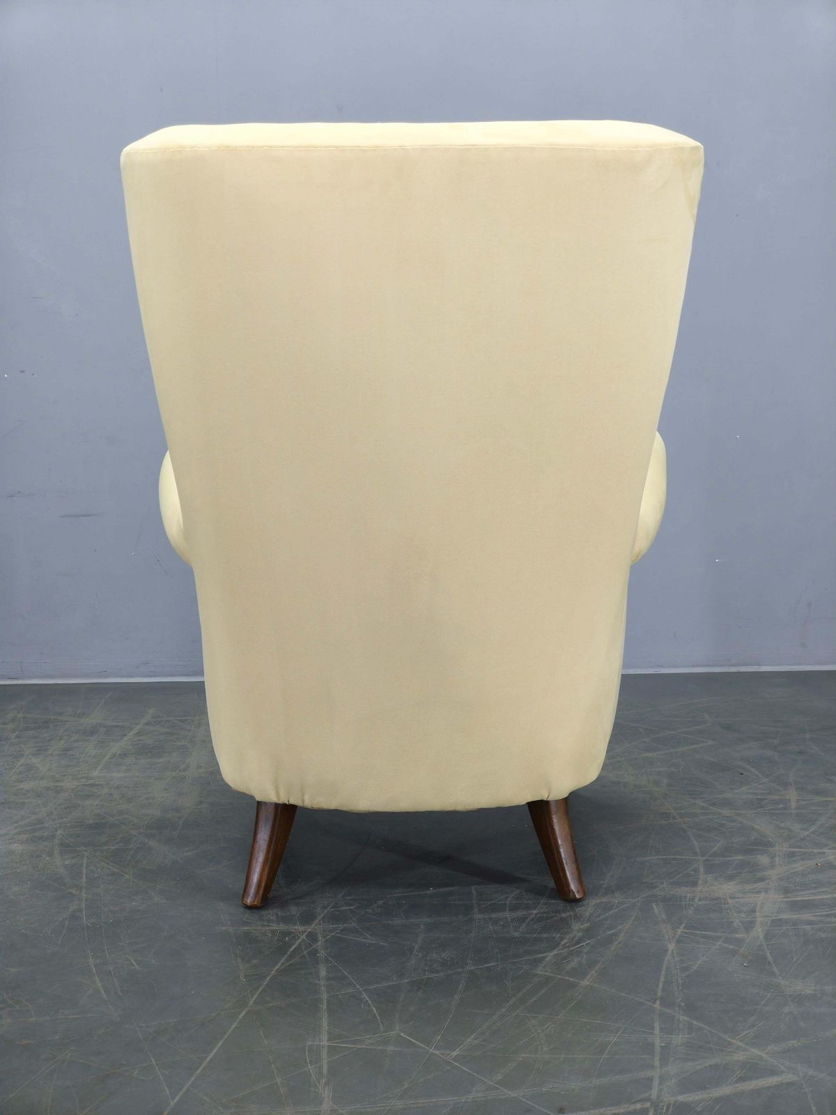 Fauteuil danois à dossier haut et oreilles, années 1950, retapissé photo vinterior
