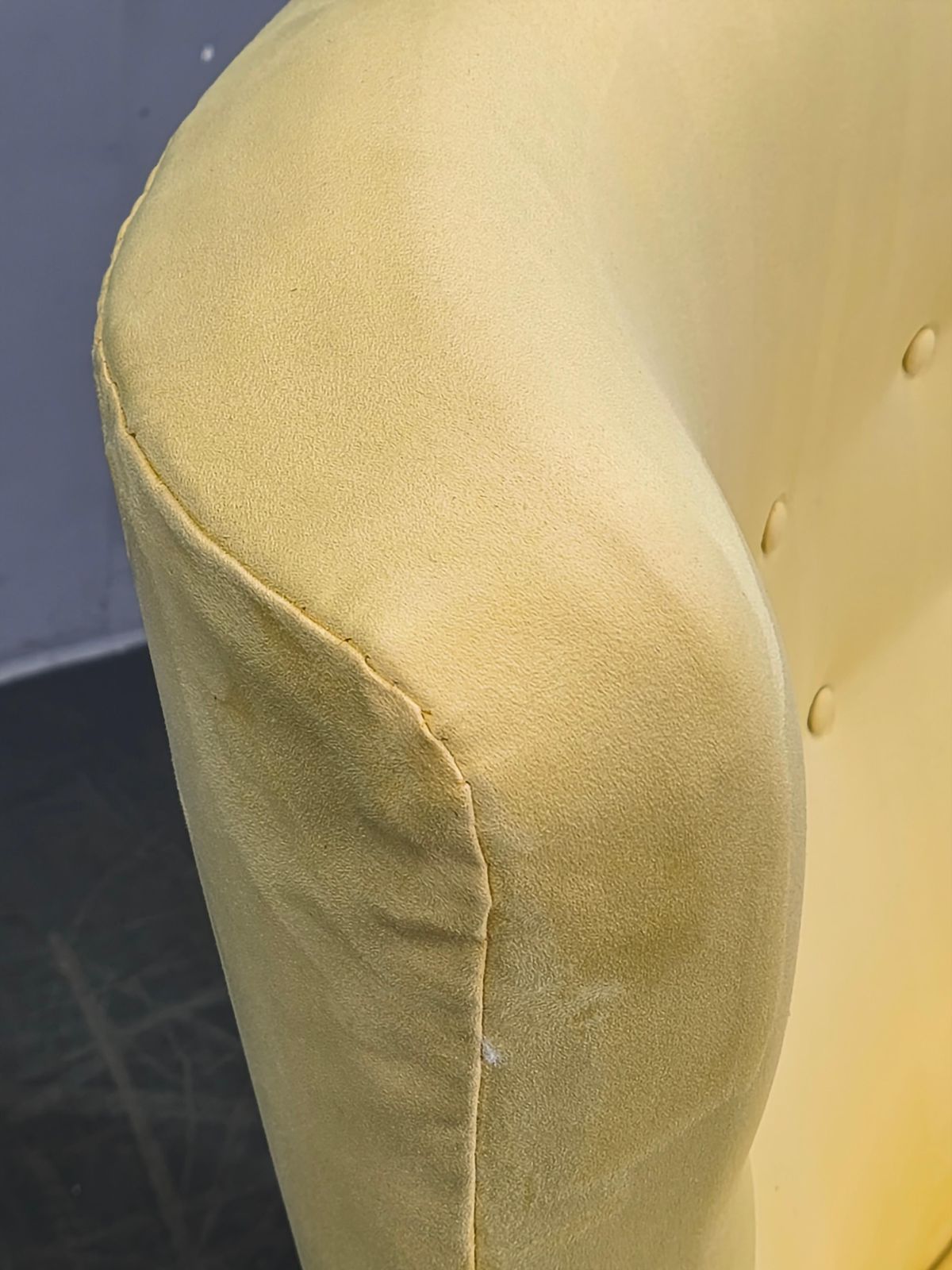Meubels Deense fauteuil met hoge vleugelleuning, ca. jaren 1950 – opnieuw bekleed photo