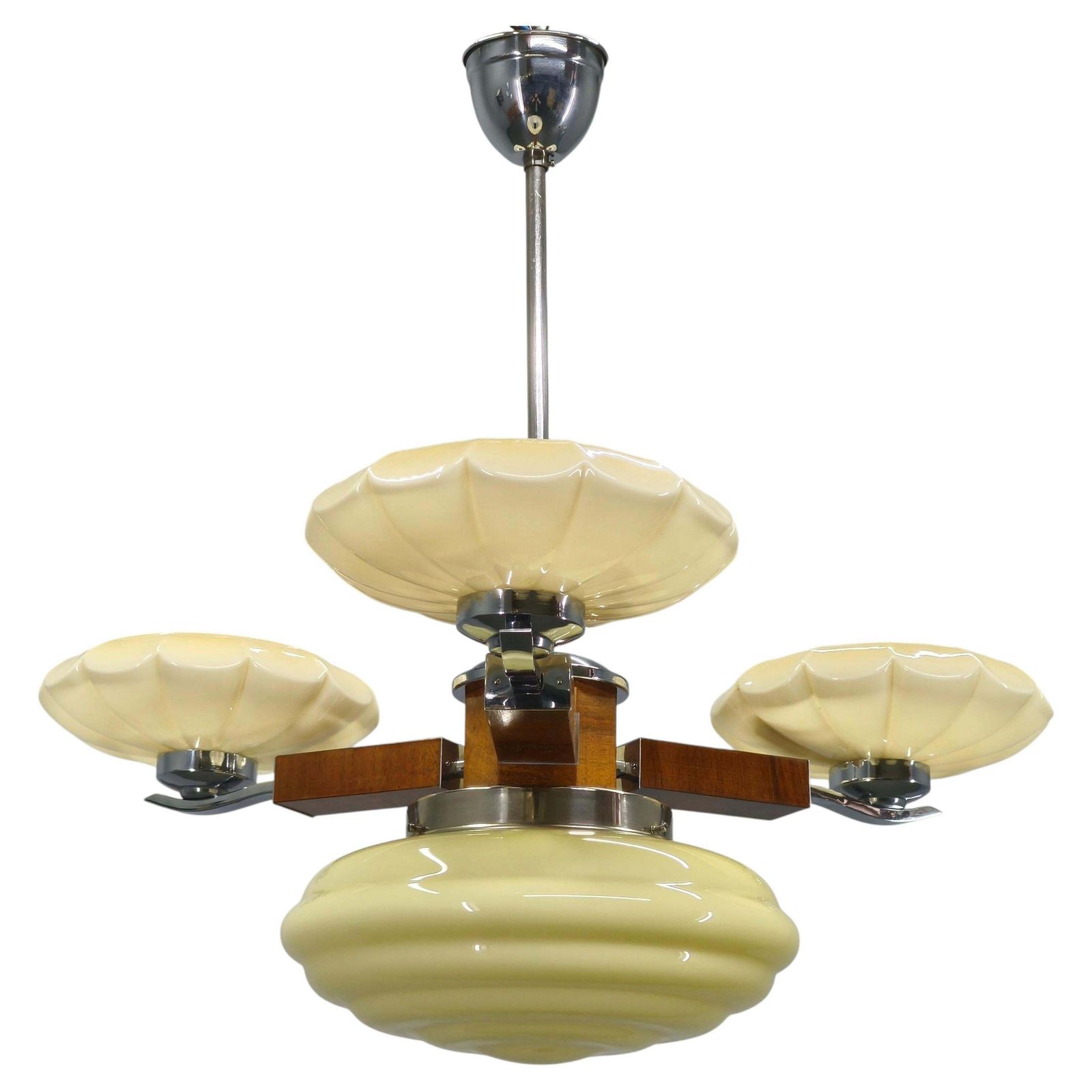 Art Deco Hanglamp uit de jaren 1940 – Tsjecho-Slowakije – Walnoot, Chroom en Glas