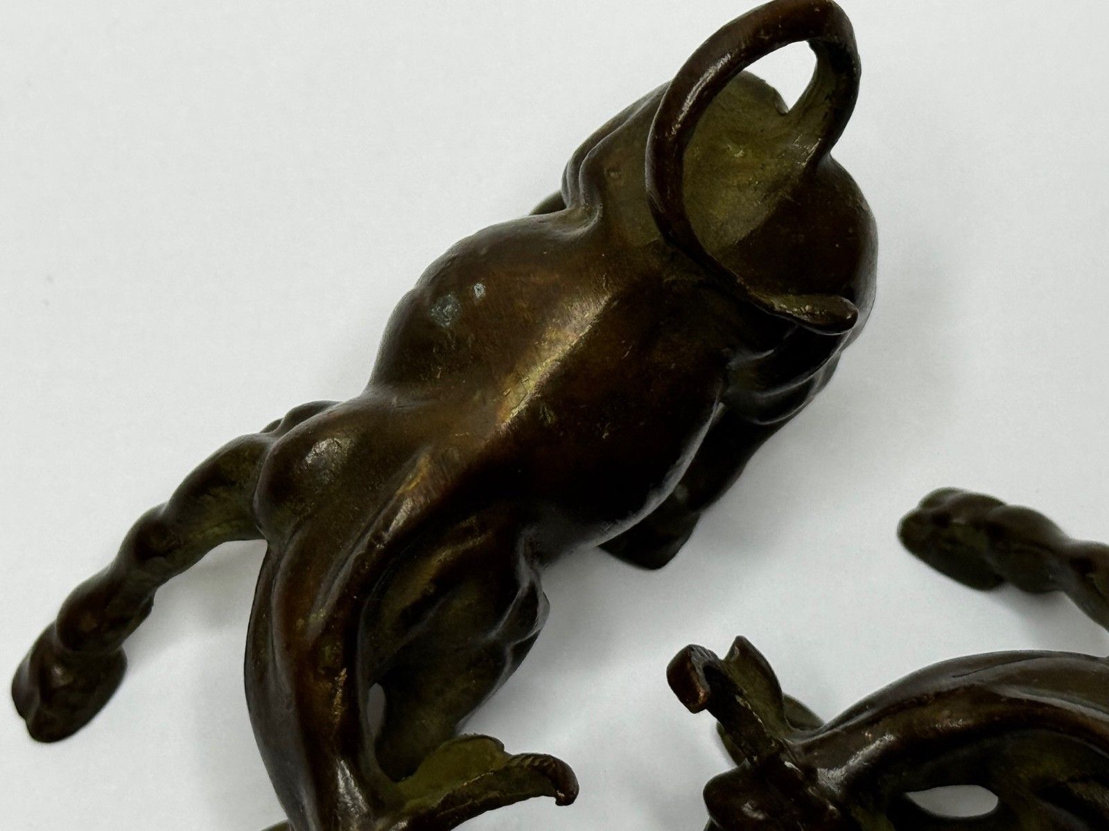 Miniatuurset Chinese Qing-dynastie bronzen waterbuffels, 19e eeuw photo vinterior