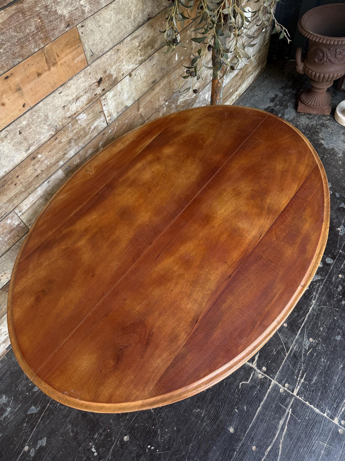 Oval Tilt Top Table, 1940s photo 220.0