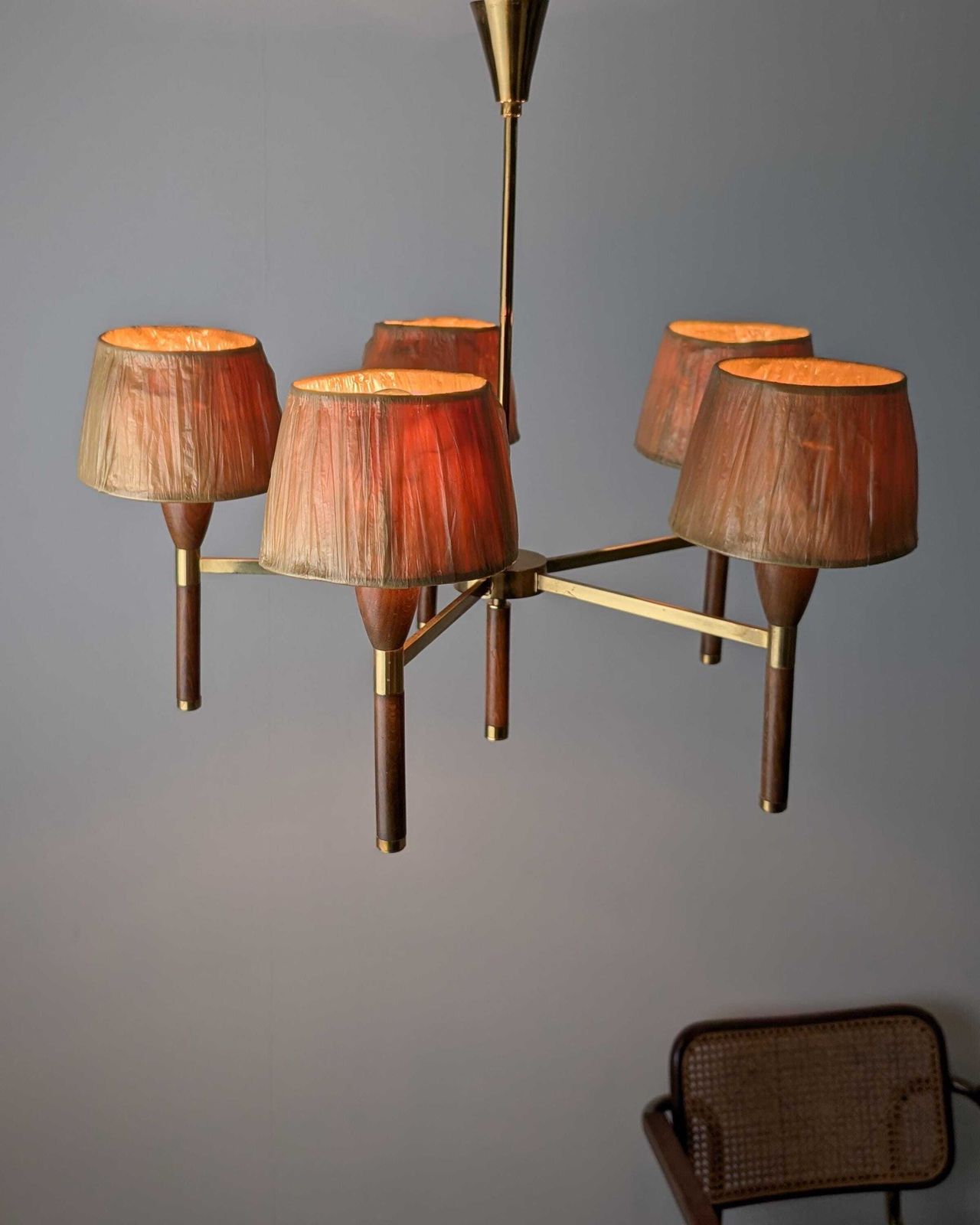 photo vinterior Lampe danoise à cinq bras en bois et laiton, années 1950