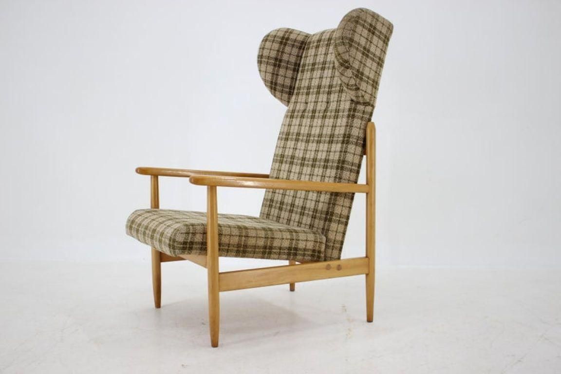 Zeldzame mid-century modern beukhouten fauteuil met vleugelleuningen door ÚLUV, Tsjecho-Slowakije, jaren 1960 photo vintage