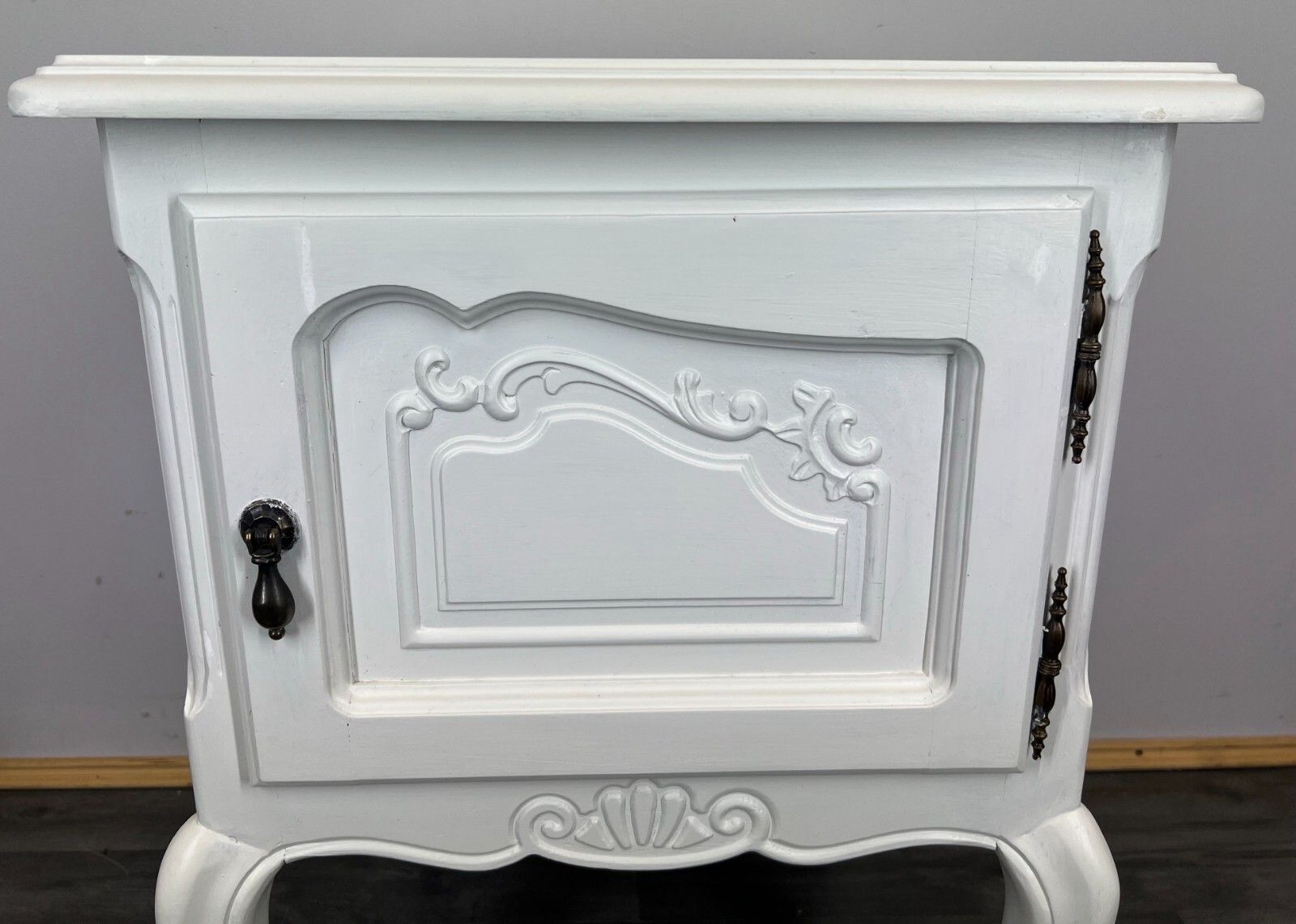 Pair Of Bedside Tables Antique French Style Shabby Chic Carved Cabinets Lot 2986 photo 349.0