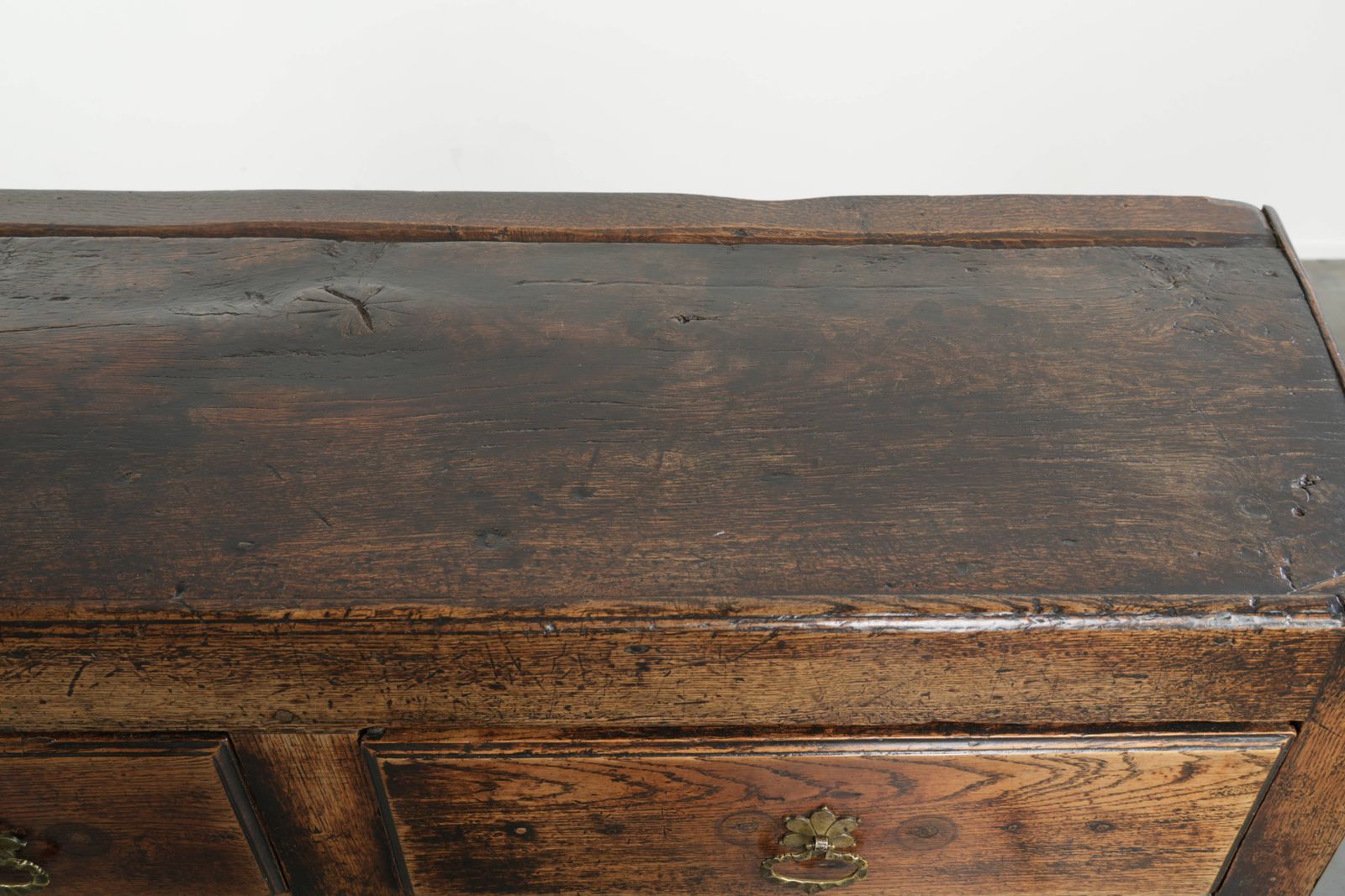 Beautiful Antique English Oak Sideboard With Three Drawers From The Late 17th/Early 18th Century With A Lovely Appearance. photo buy