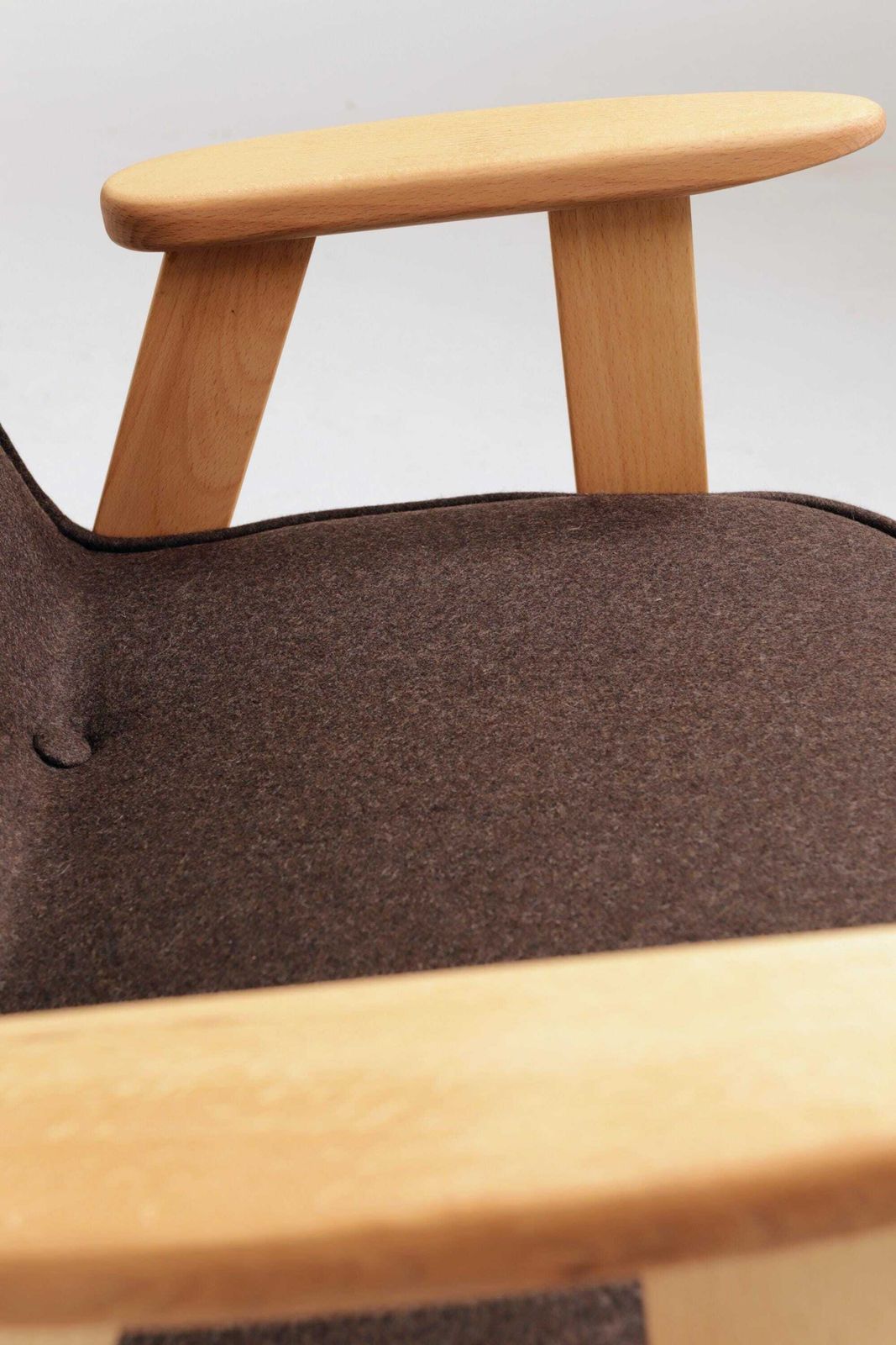 photo for sale Lounge Chair Retro Stijl Cacao Wollen Bekleding Naturel Beukenhout