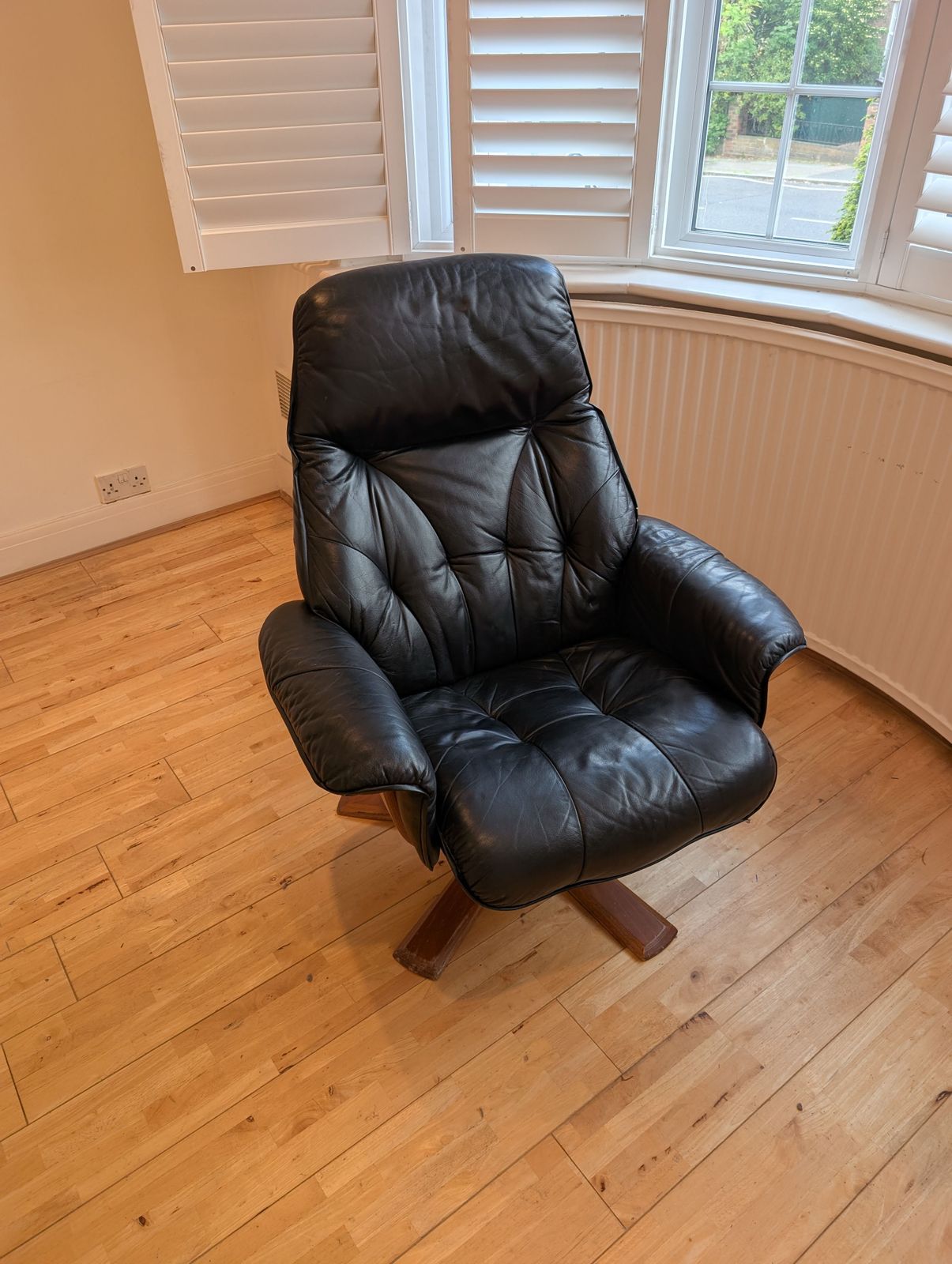 Göte Möbler Swivel Recliner & Ottoman – Swedish Mid Century Modern photo vintage