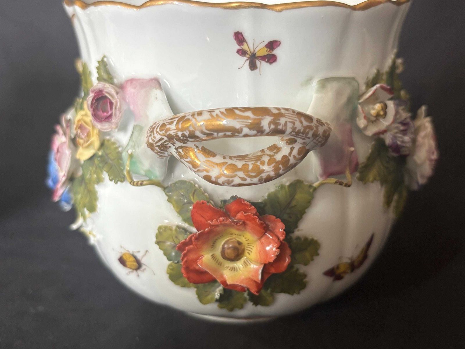 Home Decor A Pair Of Antique Meissen Floral Encrusted Handle Vases C1910 Stunning Detail photo