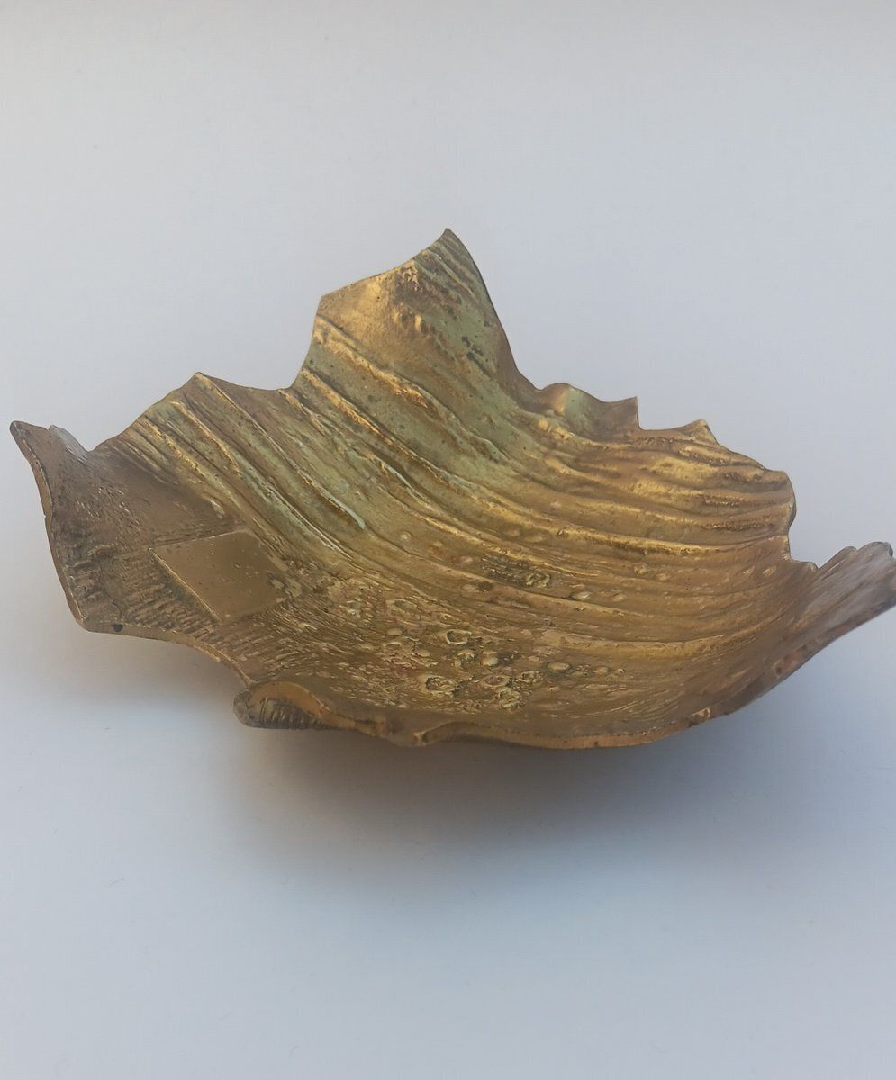 Brutalistisch abstract verguld metalen schaaltje, ca. jaren 1960 photo Woonaccessoires
