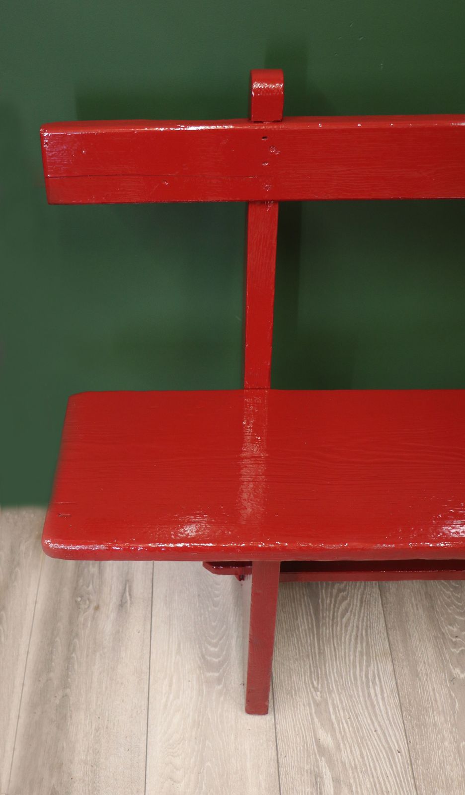 photo vinterior A Lovely Red Painted Wooden Bench Later Inscribed With Knutsford.