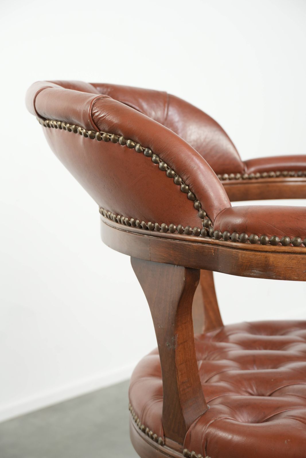 photo buy Set Of 2 Swivel English Style Cowhide Leather Chesterfield Office Chairs In A Beautiful Brown Color