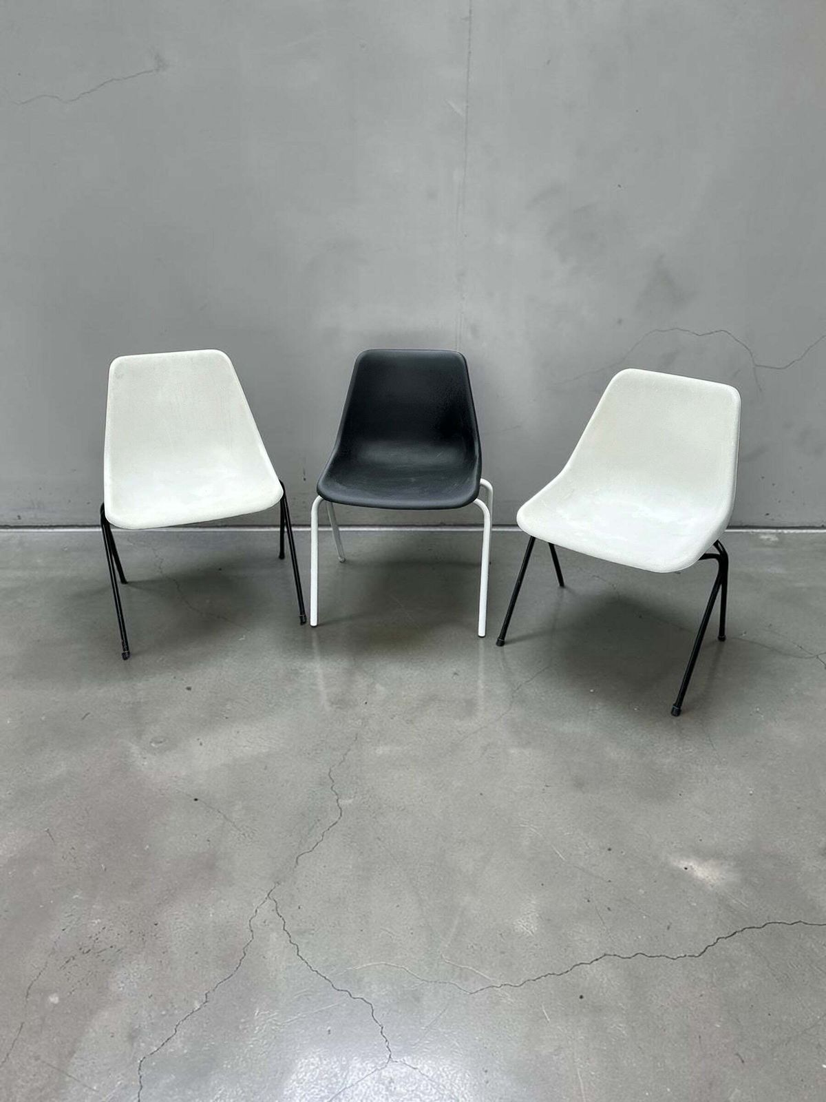 Robin Day Polypropylene Stacking Chairs For Hille, Set Of Three, C.1960s–70s photo 185.0