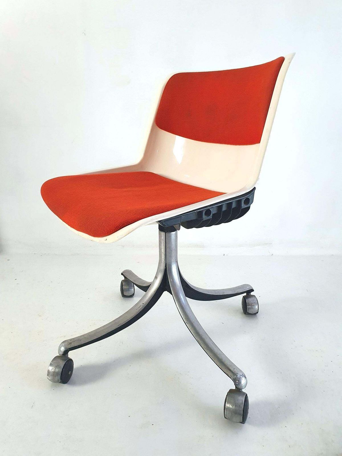 Modus Office Chair By Osvaldo Borsani, Aluminum & Wool, 1970s Italy photo vinterior