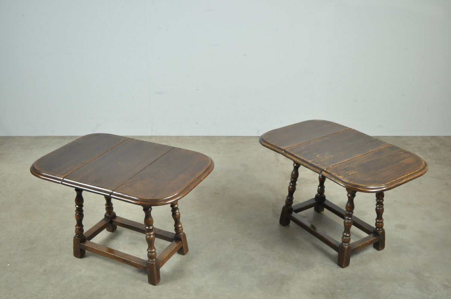 Young Antique Oak Drop Leaf Side Tables, Netherlands 1920s photo 560.0