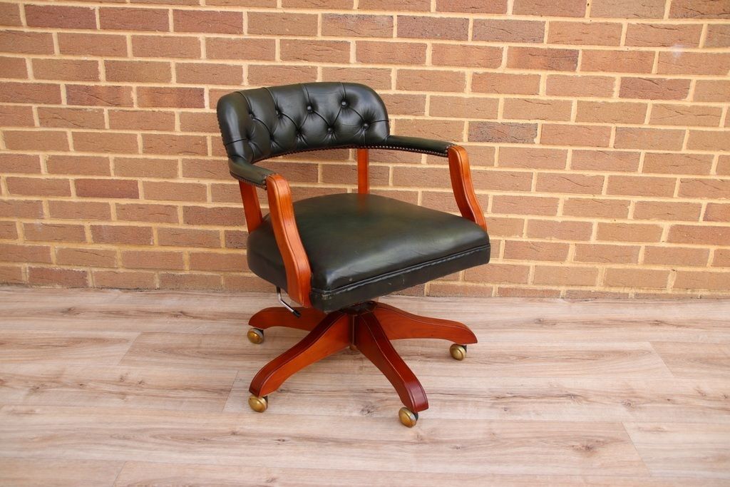 Bankers Chesterfield Chair photo vinterior