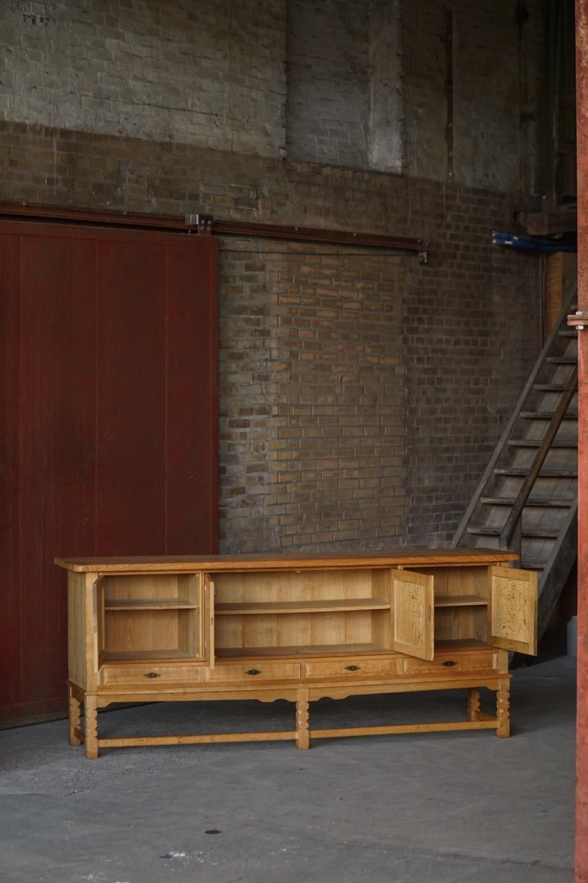 Danish Mid Century, Brutalist Sideboard In Oak, Henning Kjærnulf, 1960s photo vinterior