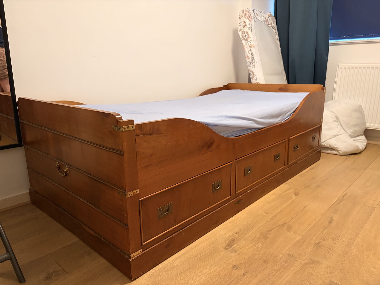 Simon Horn Solid Wood Sleigh Bed With Three Drawers – Vintage British Design photo buy