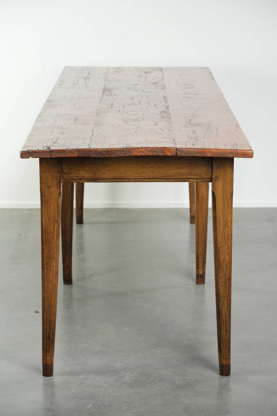 Grote, Relatief Smalle Antieke Franse Boerenkeukentafel Van Grenenhout, Begin 19e Eeuw, Met Mooie Patina. photo for sale