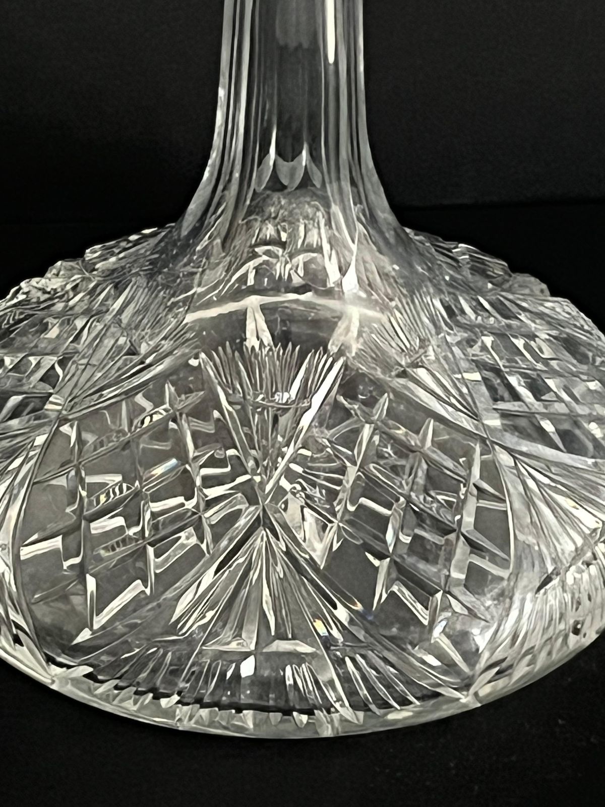 Scheepsdecanteerkaraf van geslepen kristal met zilveren halsring, inhoud één liter, ca. 1976 photo for sale