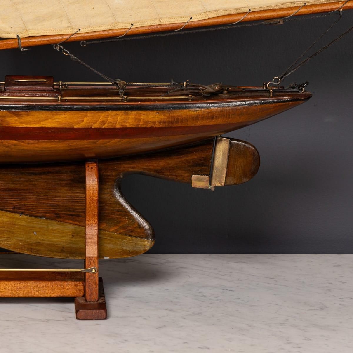 English Gaff Rigged Pond Yacht, Mahogany & Oak, Brass Fittings, 1930 photo vintage
