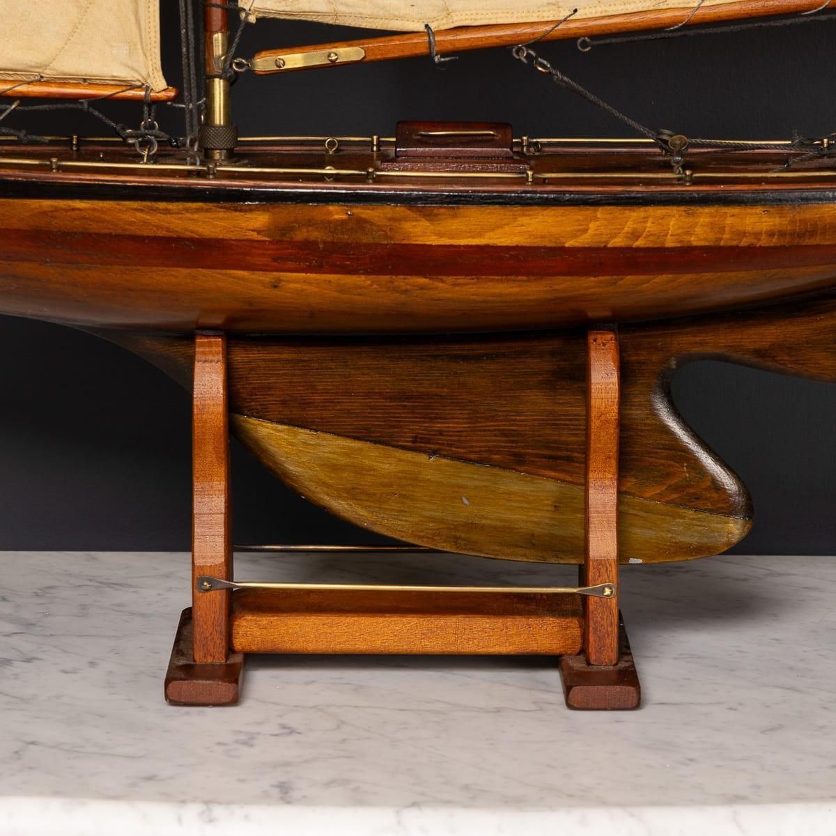 photo furniture English Gaff Rigged Pond Yacht, Mahogany & Oak, Brass Fittings, 1930