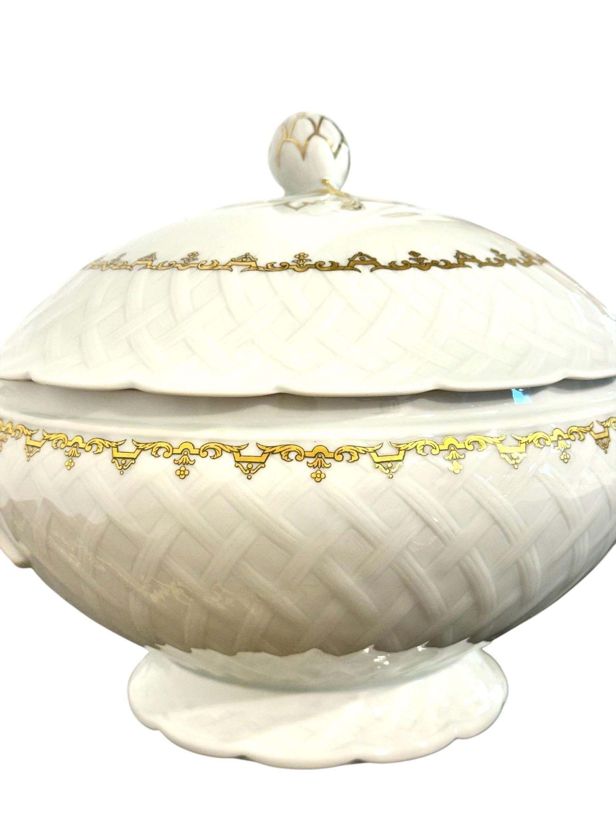 photo vinterior 52 Piece Bernardaud Limoges “Rimbaud” Gilt Fine Porcelain Service