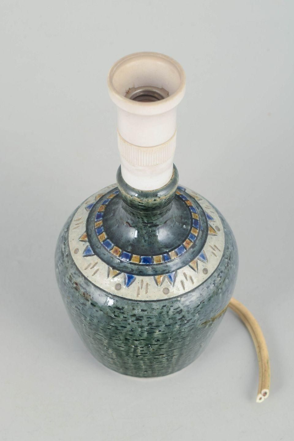 Yngve Blixt, Höganäs. Stoneware Tafellamp met Gestructureerd Oppervlak en Groene Glazuur photo furniture